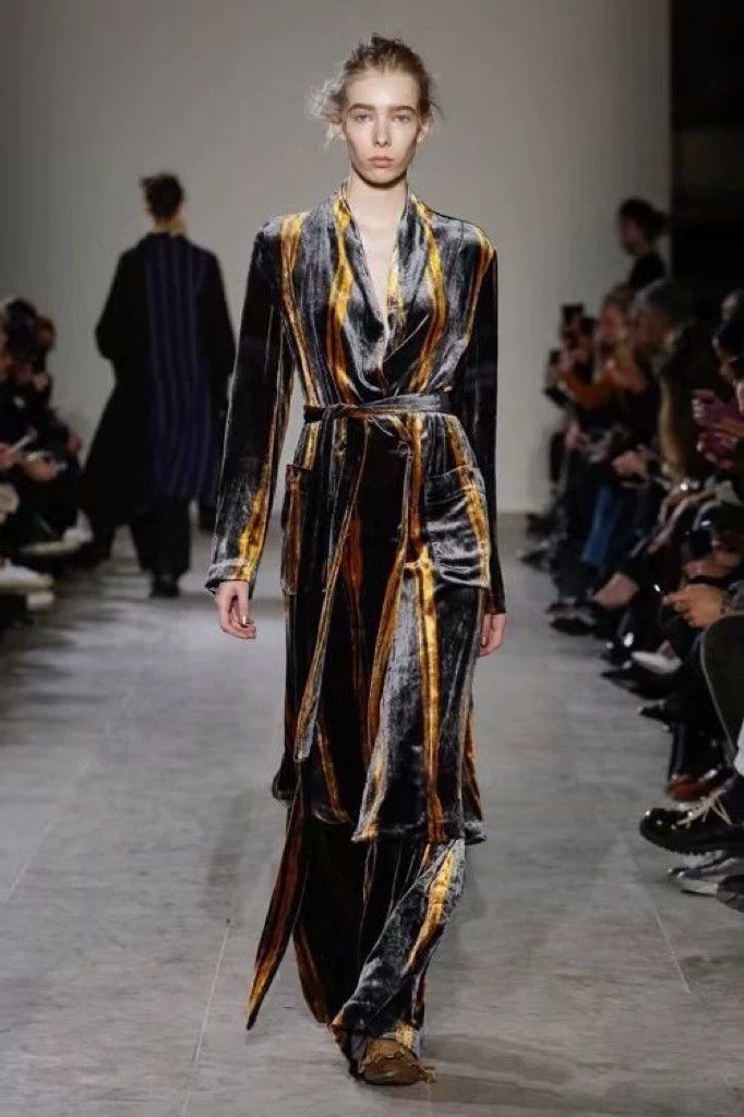 Uma Wang UMA WANG COSMA COAT Velvet Women's S FW17 Worn Twice Size S / US 4 / IT 40 - 9 Thumbnail