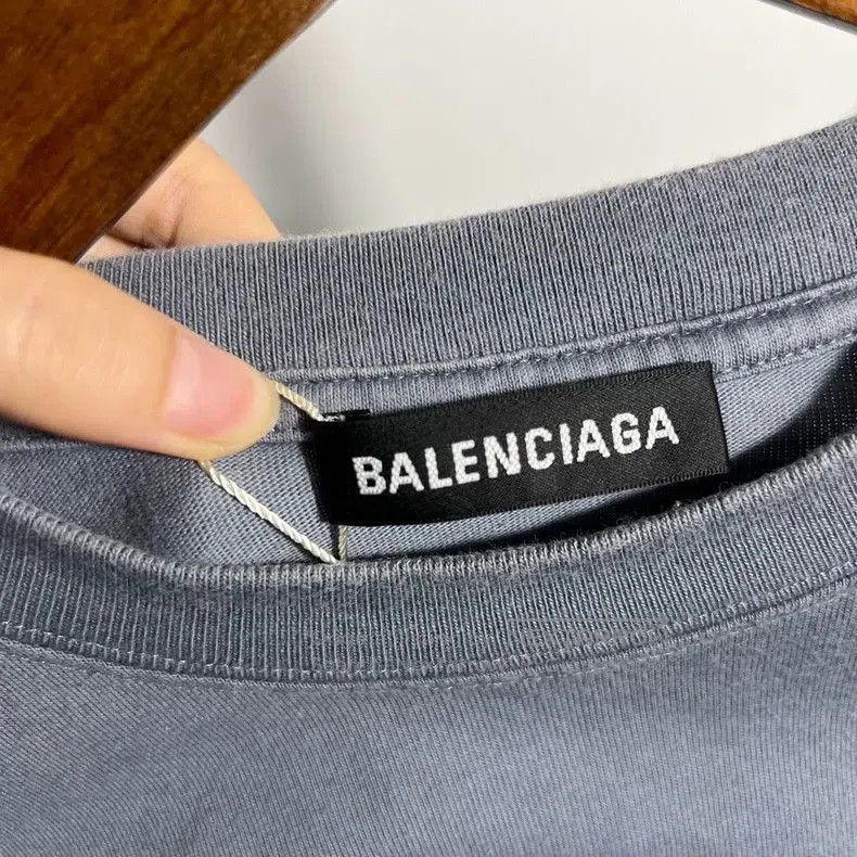 Balenciaga Balenciaga Small Logo Short Sleeve Tee. Size US XS / EU 42 / 0 - 3 Thumbnail