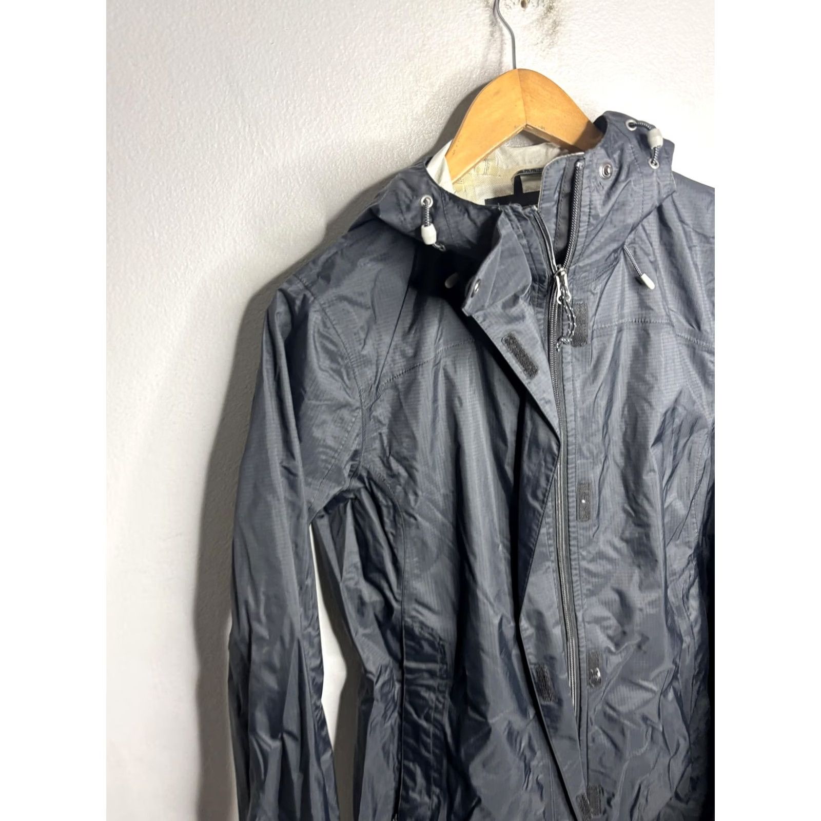 Vintage L.L.Bean Jacket Womens Small Gray Hooded Long Raincoat Nylon Lightweight Parka Size S / US 4 / IT 40 - 2 Thumbnail