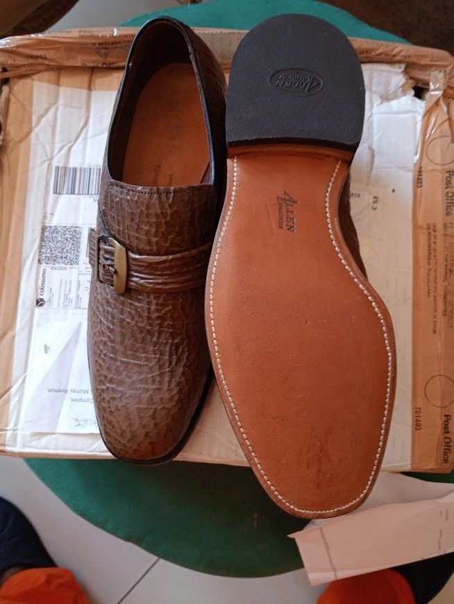 Allen Edmonds Allen Edmonds Lisbon Size US 9.5 / EU 42-43 - 1 Thumbnail