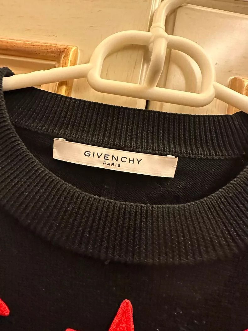 Givenchy Givenchy Hot Sale Five Star Patterned Sweater Size US XS / EU 42 / 0 - 2 Thumbnail