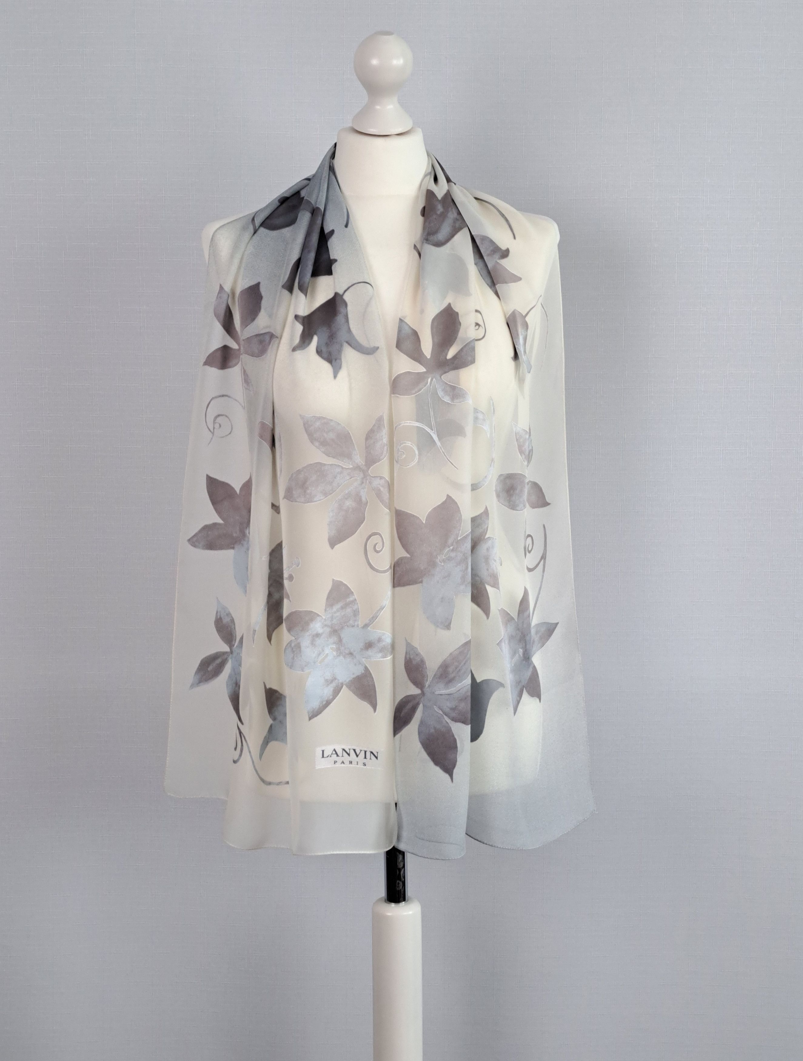 Lanvin × Vintage LANVIN Paris ultra lightweight silk scarf. Size ONE SIZE - 5 Thumbnail