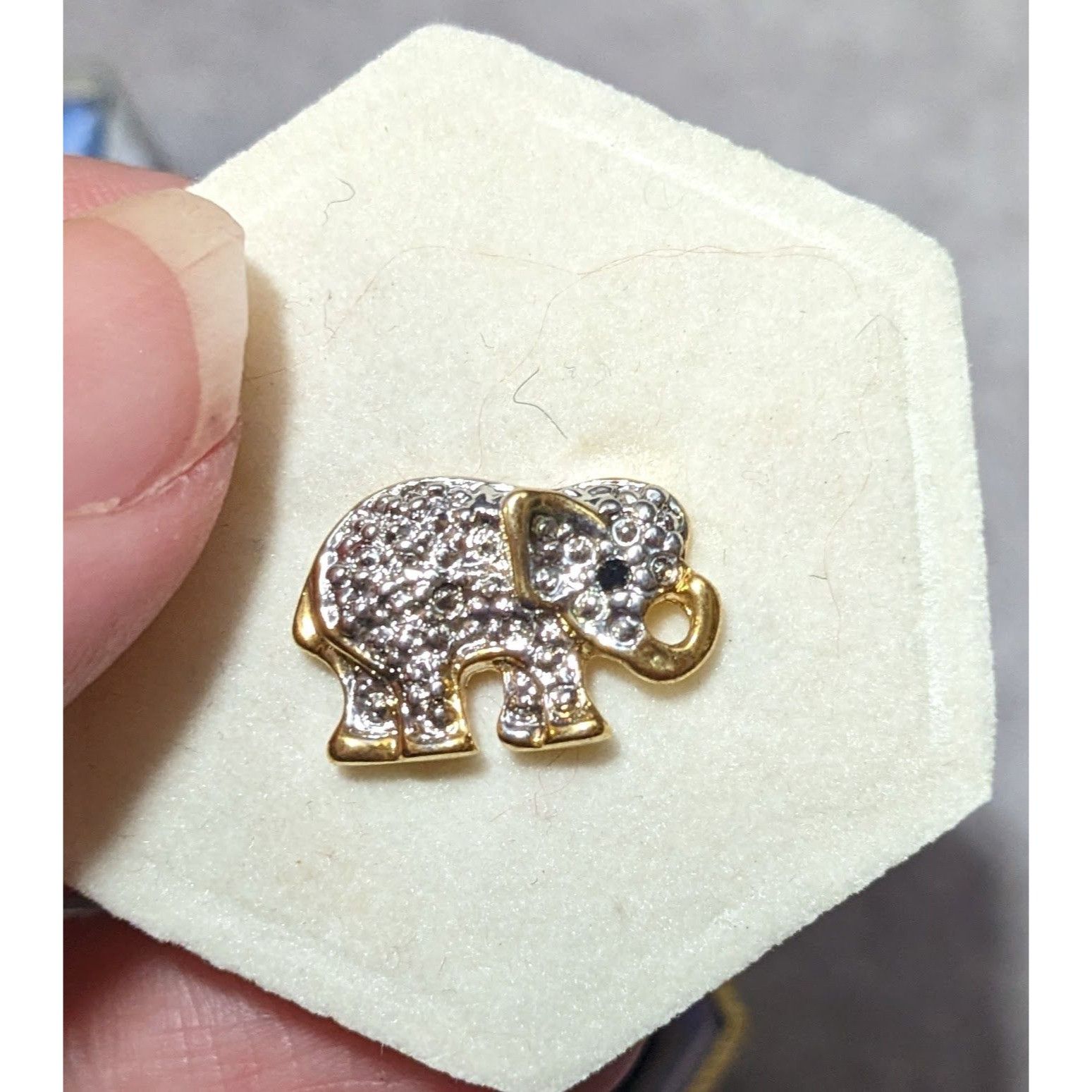 Other Minimalist Silver And Gold Tone Elephant Lapel Pin Size ONE SIZE - 8 Thumbnail