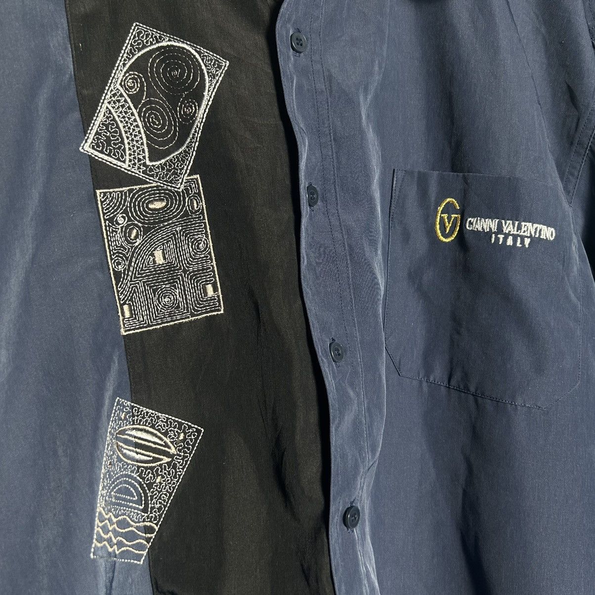 Valentino Gianni Valentino Embroidery Logo Button Up Shirt Size US L / EU 52-54 / 3 - 3 Thumbnail