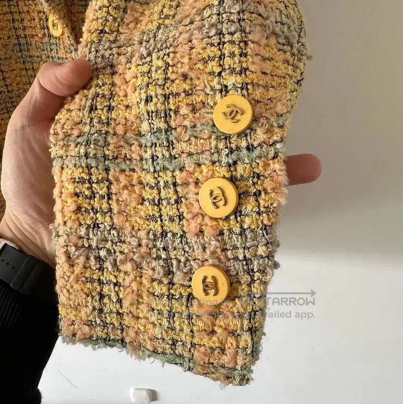 Chanel Chanel Yellow Wool Women's Jacket . Size XL / US 12-14 / IT 48-50 - 2 Thumbnail