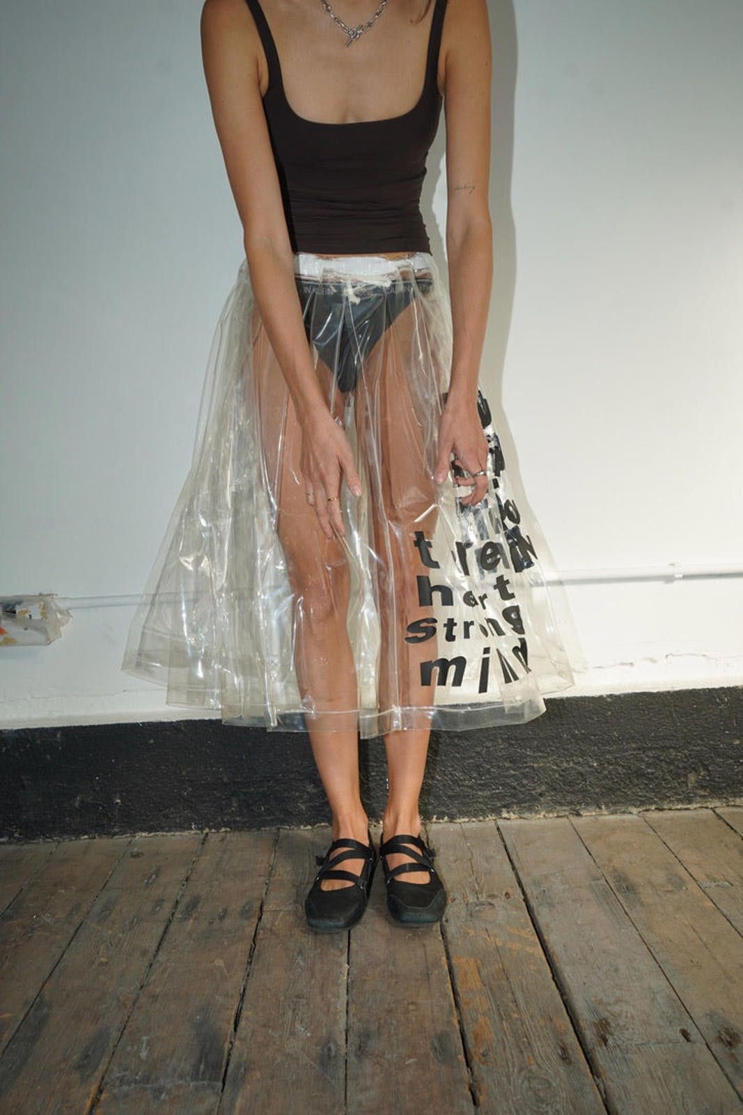 Comme des Garcons Comme Des Garçons PVC Skirt Size 30" / US 8 / IT 44 - 4 Thumbnail