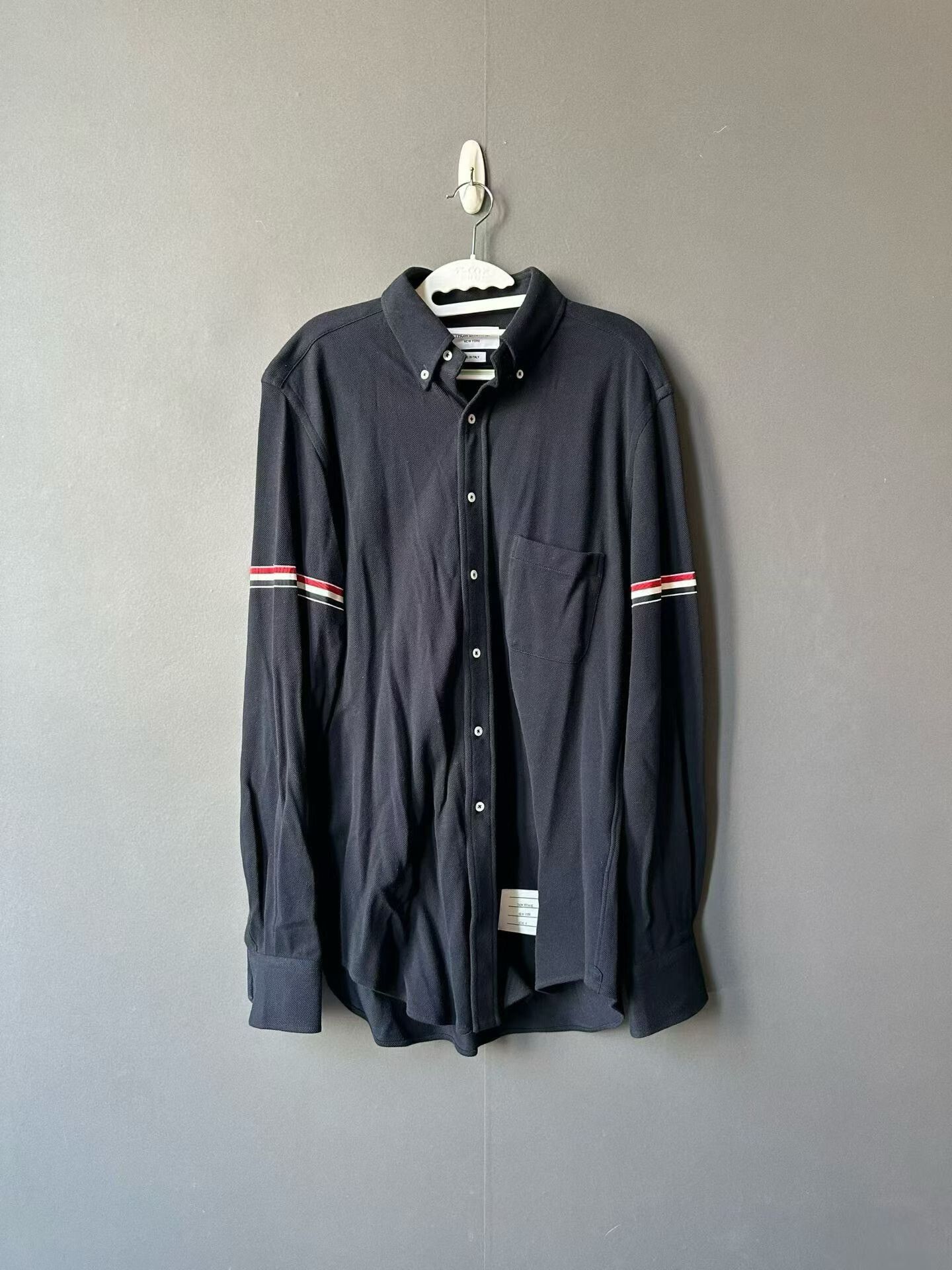 Thom Browne Thom Browne Navy Double-Sleeve Tag Shirt Size US XL / EU 56 / 4 - 1 Thumbnail