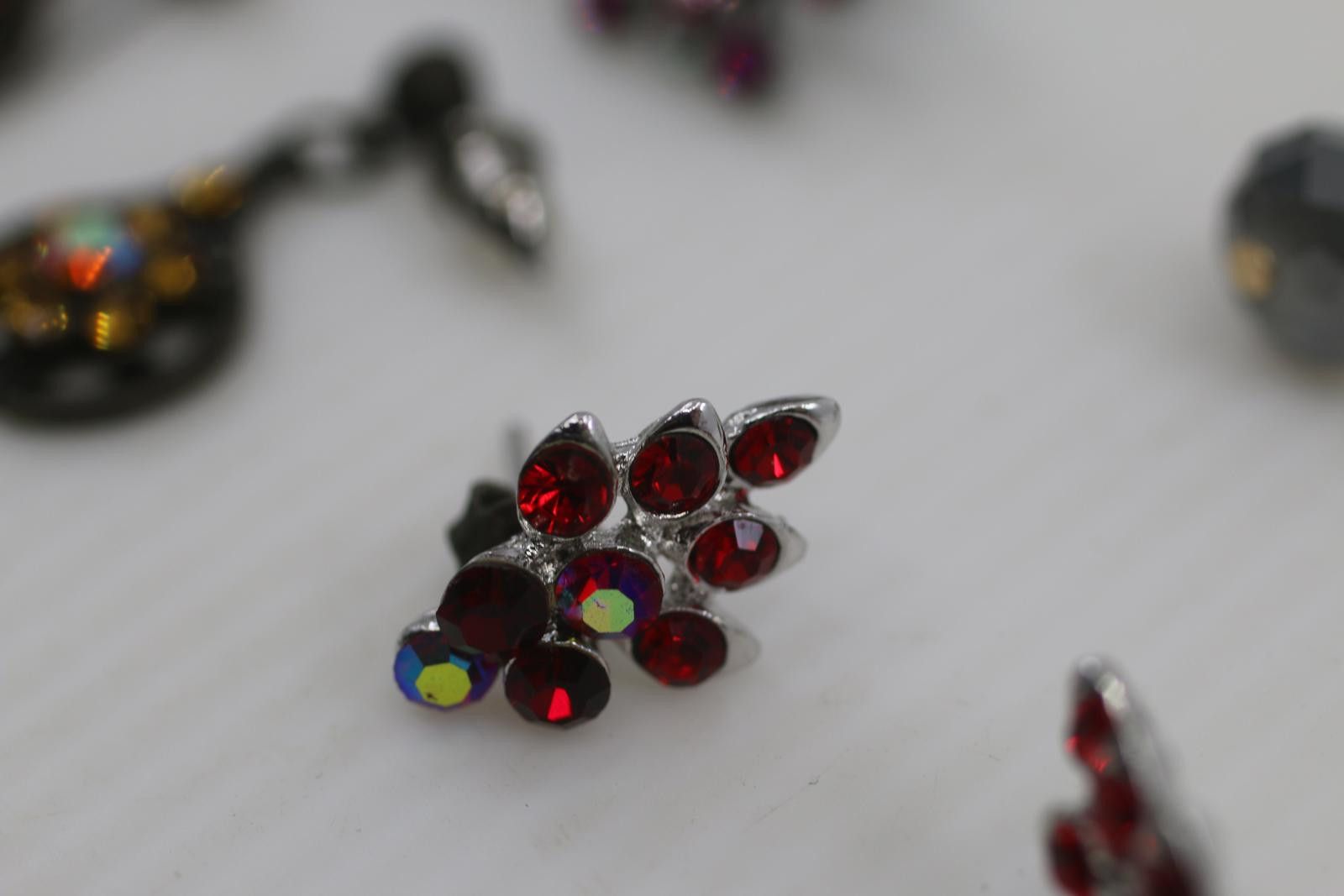 The Unbranded Brand Vintage Costume Earrings Lot RhinestoneStud Styles Mixed Set Size ONE SIZE - 6 Thumbnail