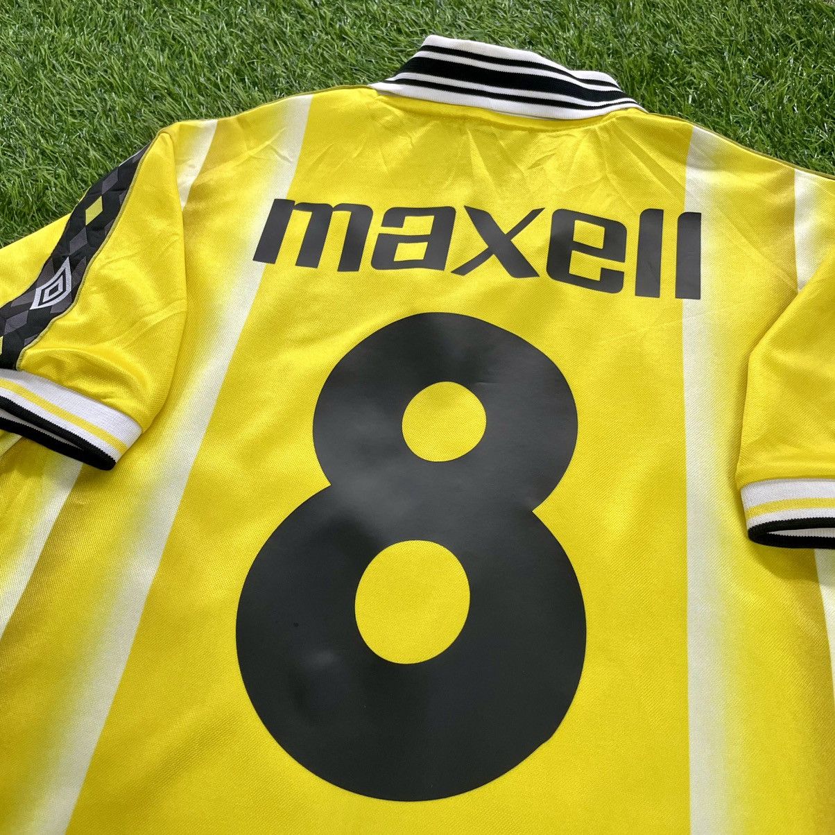 Umbro × Vintage Umbro Kashiwa Reysol Home 1999 Stoichkov #8 Soccer Jersey Size US L / EU 52-54 / 3 - 3 Thumbnail