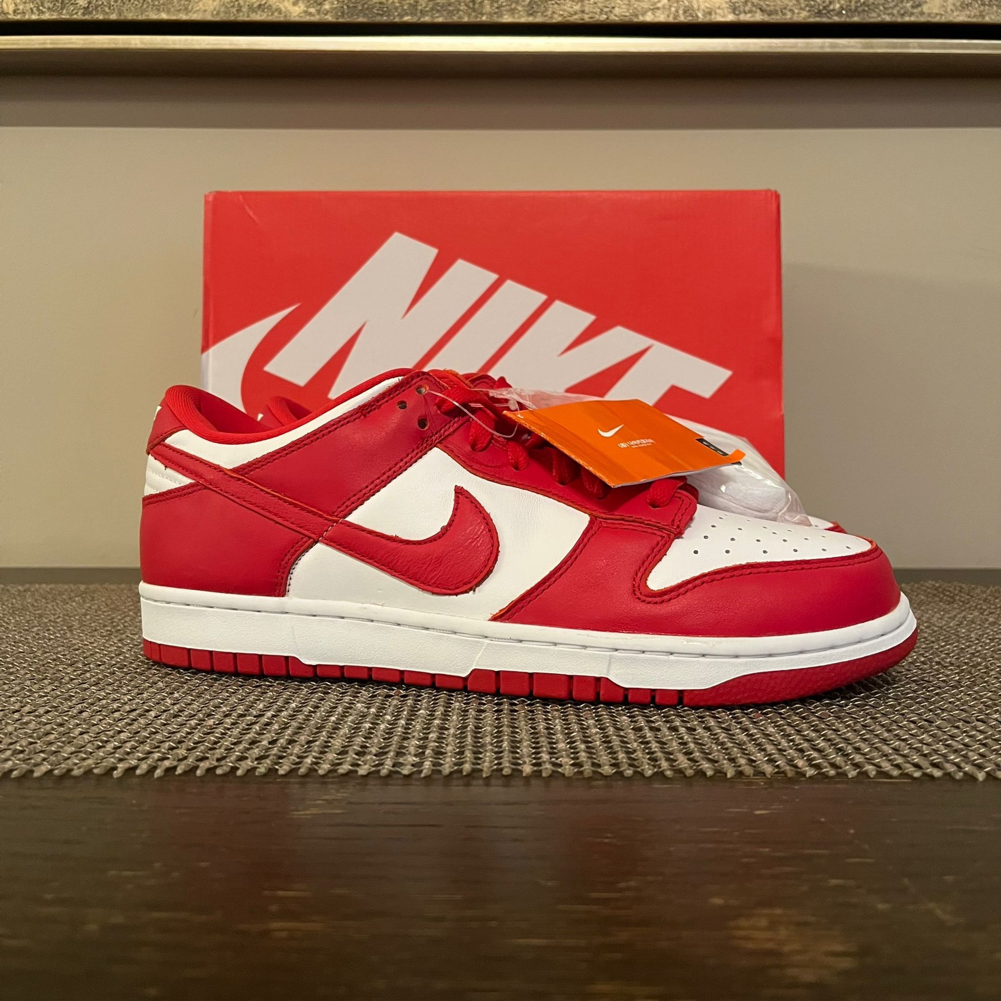 Nike Dunk Low SP in White / University Red Size US 10.5 / EU 43-44 - 4 Thumbnail