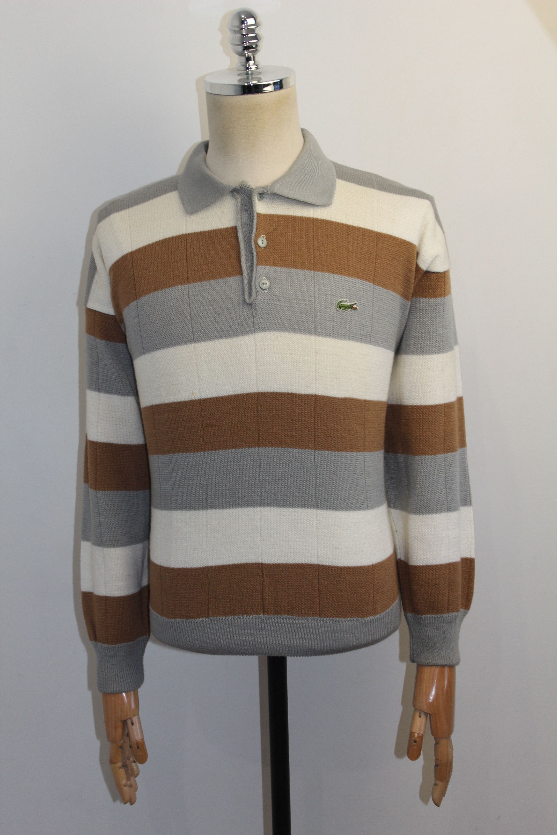 Lacoste Men's LACOSTE Vintage V-Neck Striped Jumper Size US M / EU 48-50 / 2 - 1 Thumbnail