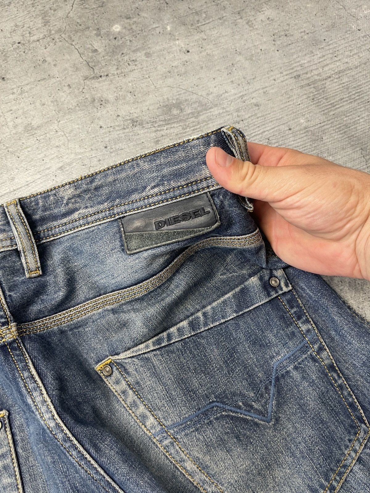 Designer Diesel Krooley distressed carrot jeans 31/32 Size US 31 - 3 Thumbnail