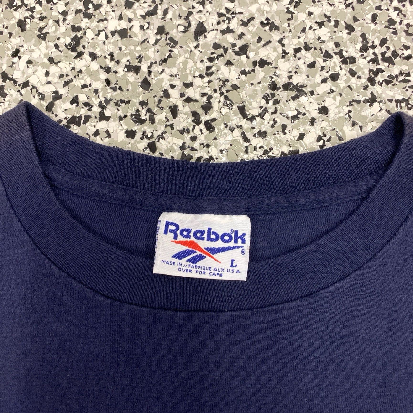 Reebok VINTAGE Chicago Bears Reebok T-Shirt L Men's Blue USA Made in USA Large Mens Blue Chicago Bears T-Shirt Reebok USA 90s Size US L / EU 52-54 / 3 - 3 Thumbnail