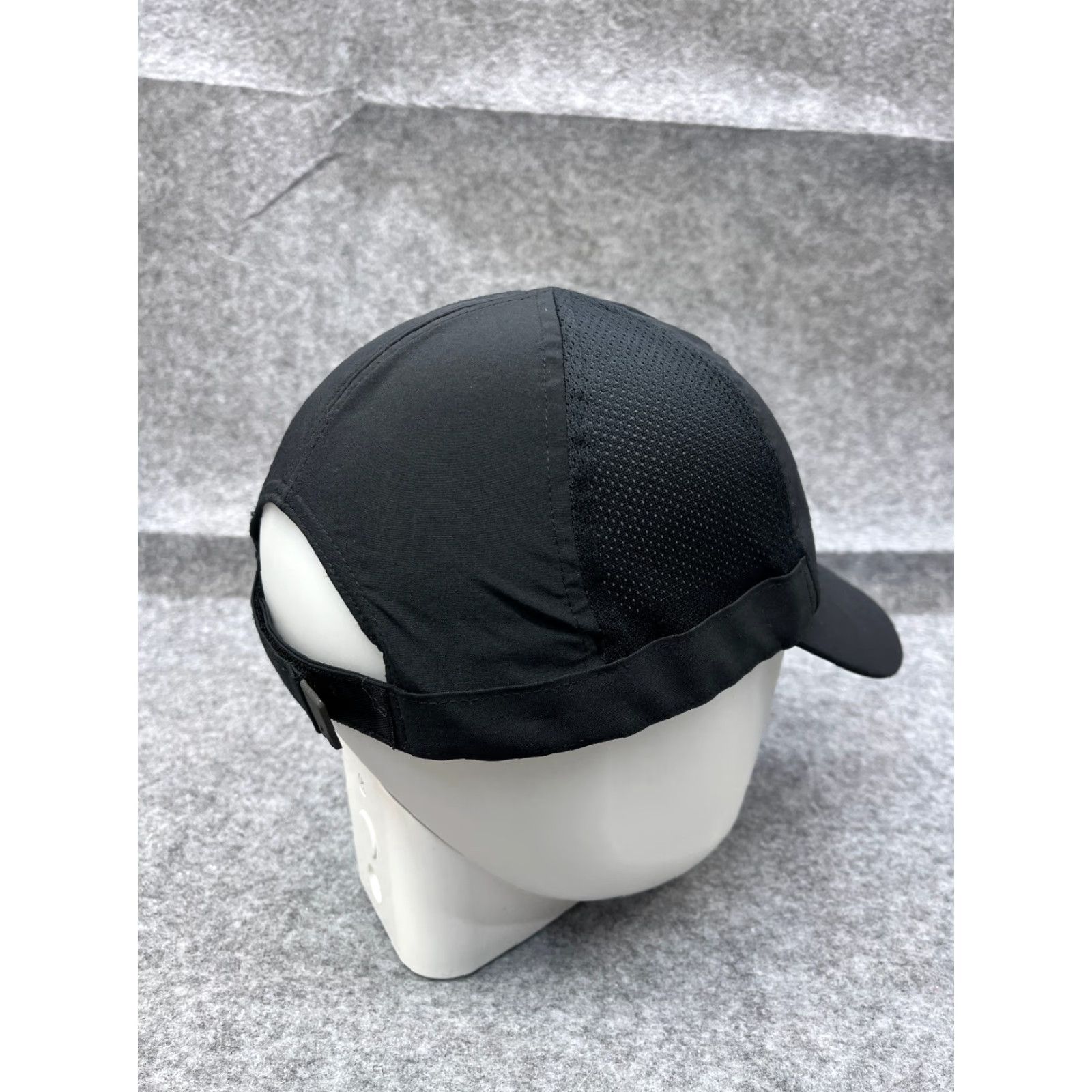 Under Armour VINTAGE Under Armour Hat Cap Strap Back Womens One Size Black Polyester Blend Stretch Size ONE SIZE - 7 Thumbnail