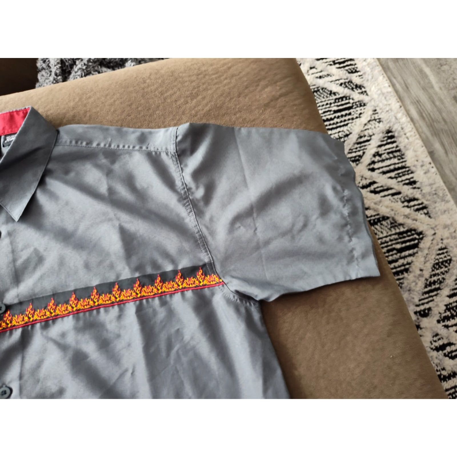 Vintage Street Culture Shirt Mens XL Button Up Short Sleeve Gray Flames Hawaiian Size US XL / EU 56 / 4 - 4 Thumbnail