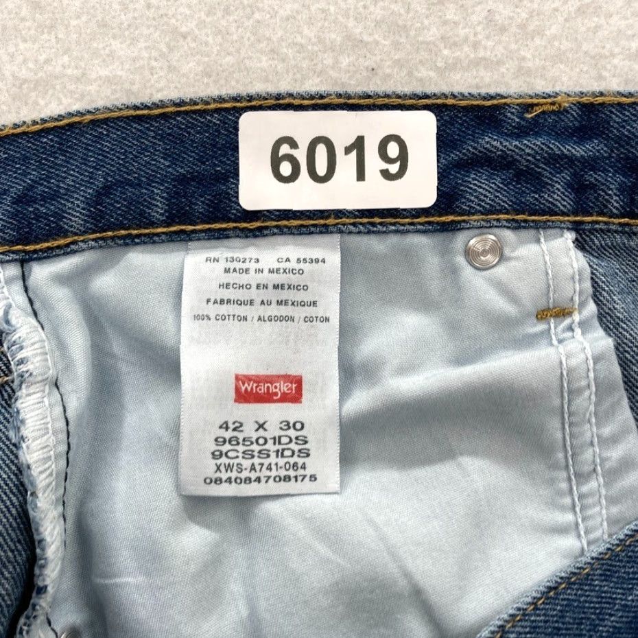 Wrangler Wrangler Premium Five Star Jeans Mens 42x30 Medium Wash Blue Denim Straight Leg Denim Jeans Size US 42 / EU 58 - 4 Thumbnail