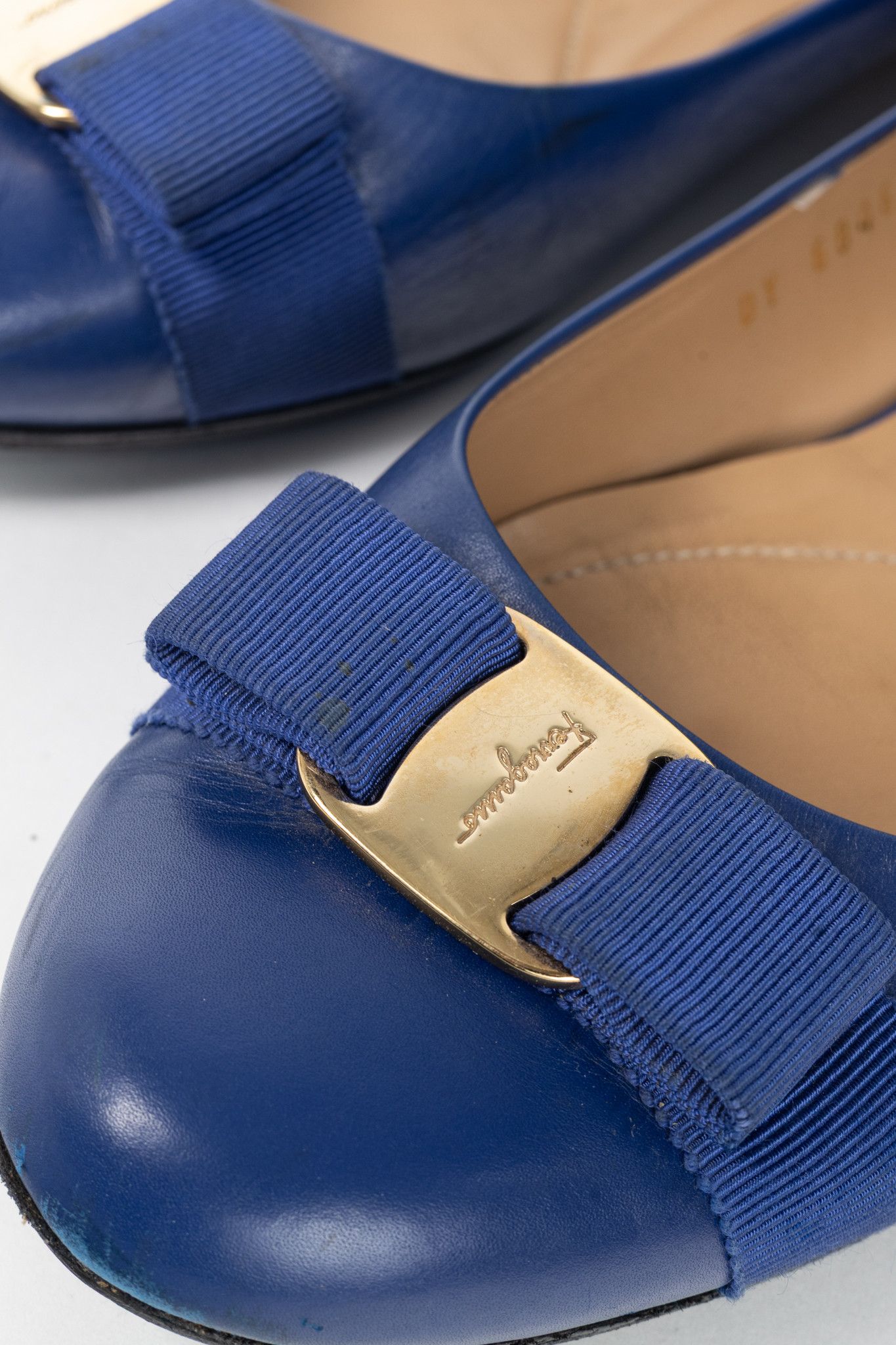 Salvatore Ferragamo Salvatore Ferragamo Varina Blue Leather Bow Ballet Flats Size US 9.5 / IT 39.5 - 8 Thumbnail