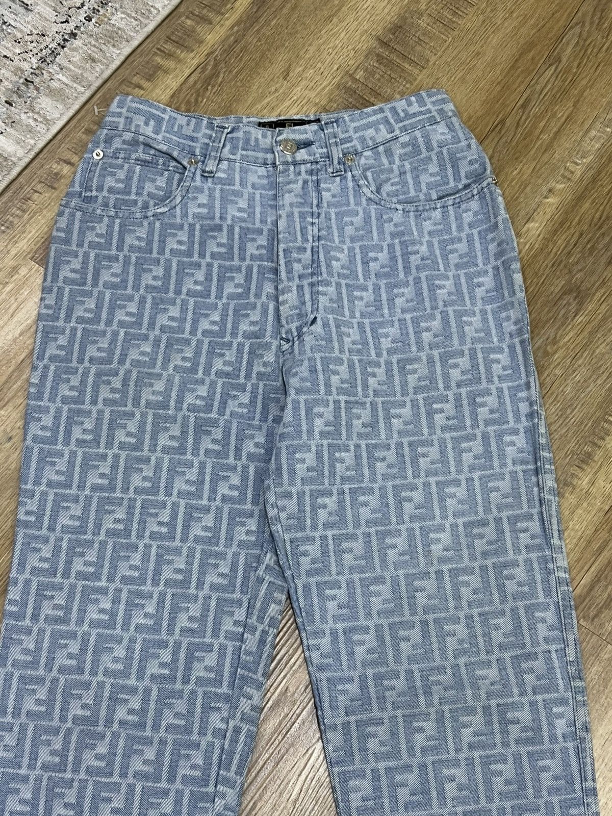 Fendi VINTAGE FENDI MONOGRAM ITALIAN DESIGNER JEANS DENIM Size US 26 / EU 42 - 5 Thumbnail