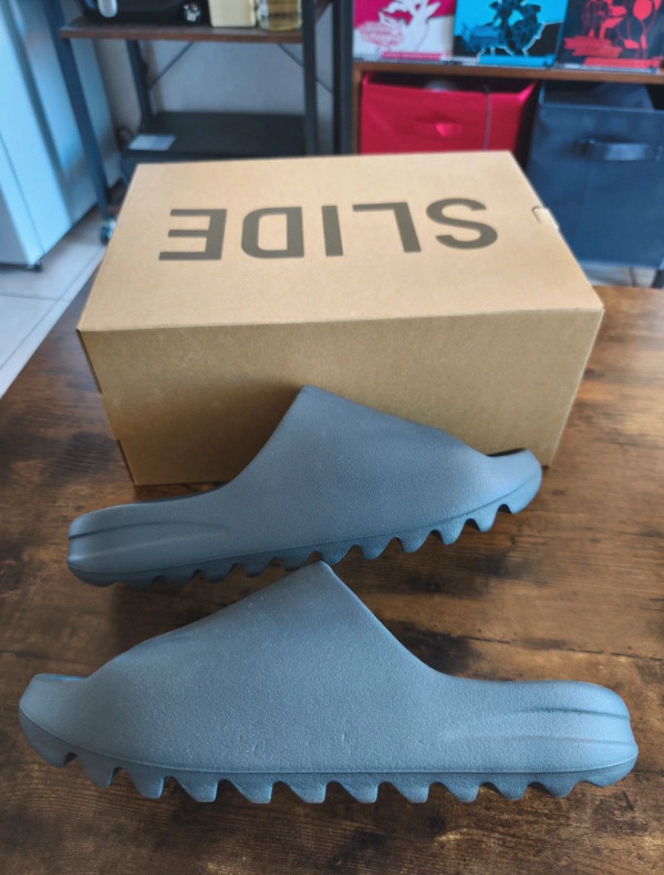 Yeezy Yeezy slide Size US 8.5 / EU 41-42 - 1 Thumbnail