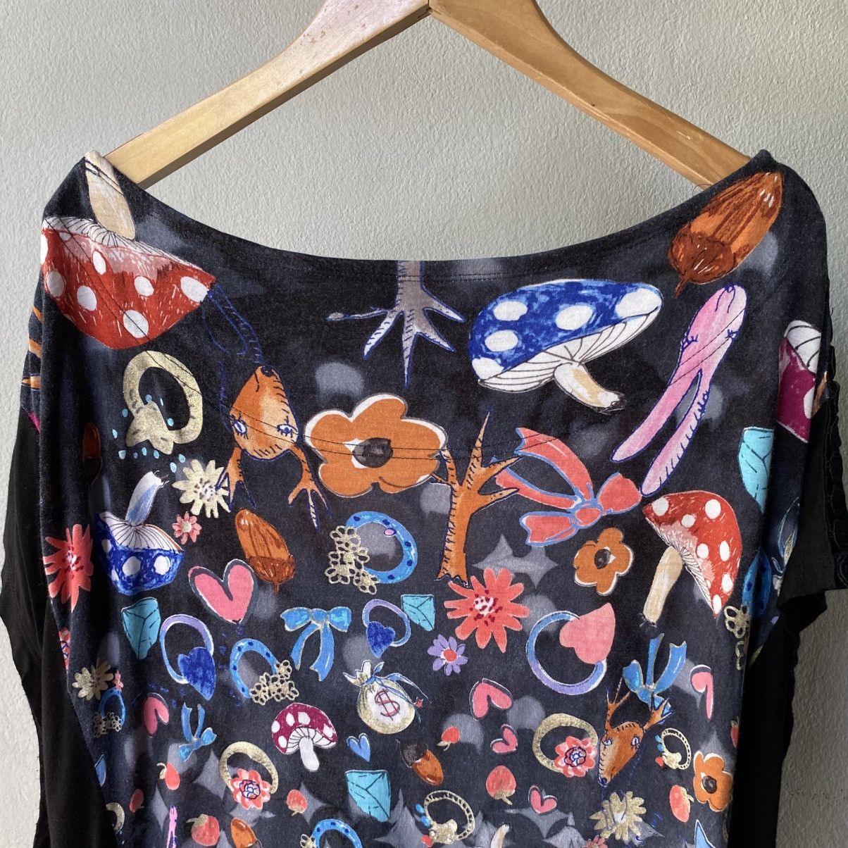 Tsumori Chisato TSUMORI CHISATO Black Top with Colorful Fantasy Print Size XS / US 0-2 / IT 36-38 - 15 Thumbnail
