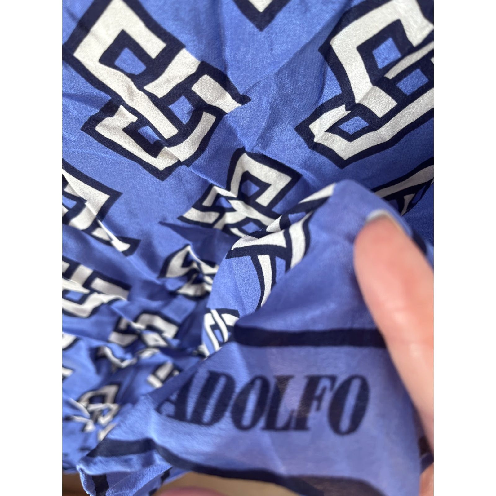 Vintage VINTAGE Adolfo Scarf Silk Blend Geometric Blue White Black Women Scarf Everyday Geometric Pattern Women Size ONE SIZE - 2 Thumbnail