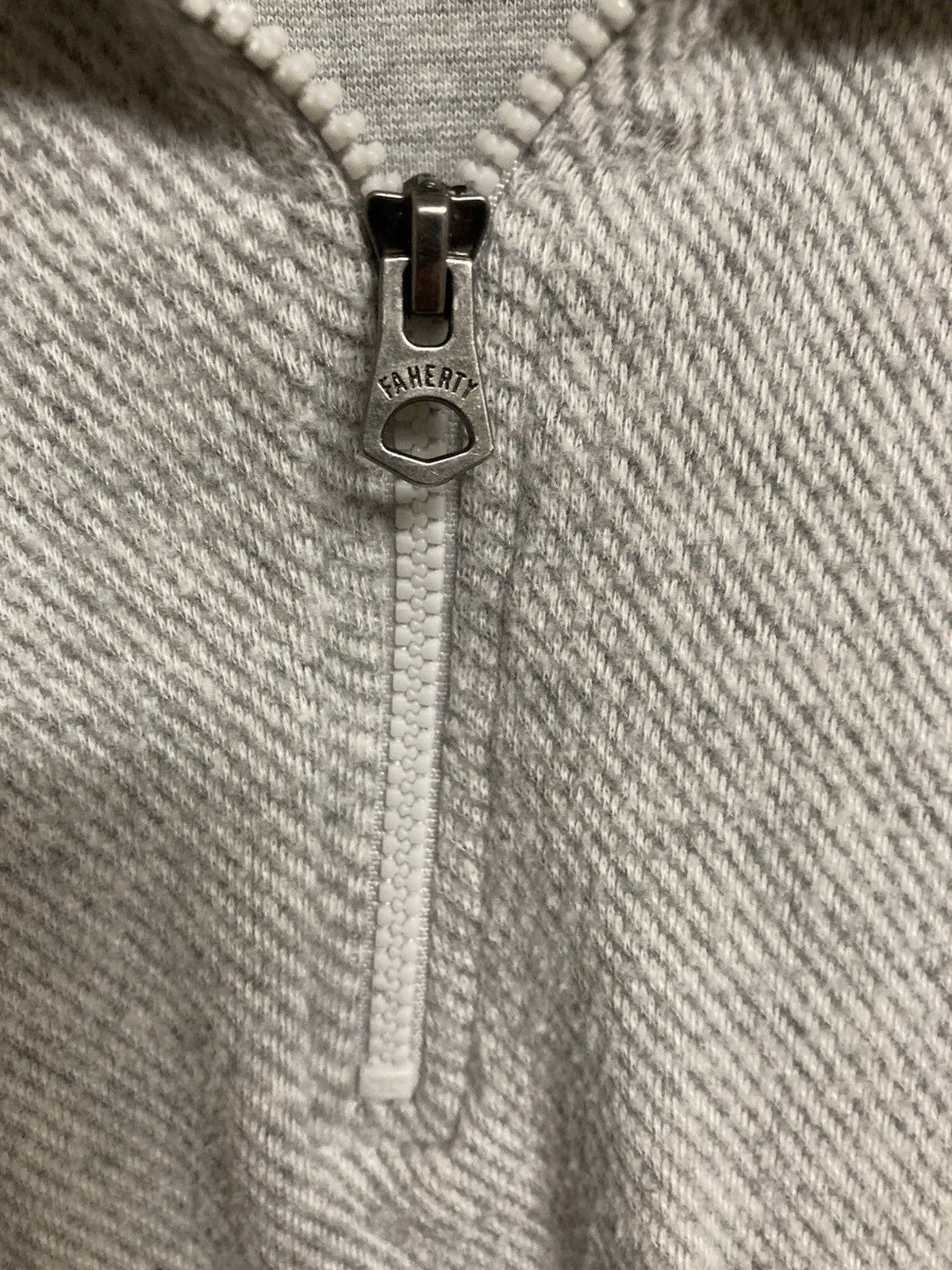 Faherty Faherty 1/4 Zip Sweater Pullover Gray Measures Size LARGE Size US L / EU 52-54 / 3 - 7 Thumbnail