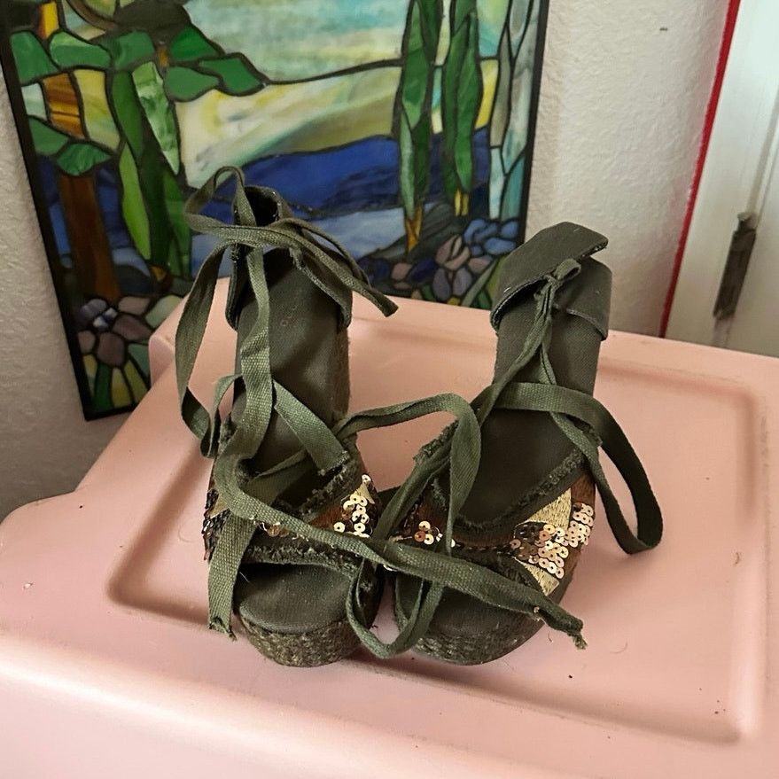 Other ellemenno green platform sequin sandal heels Size US 7 / IT 37 - 4 Thumbnail