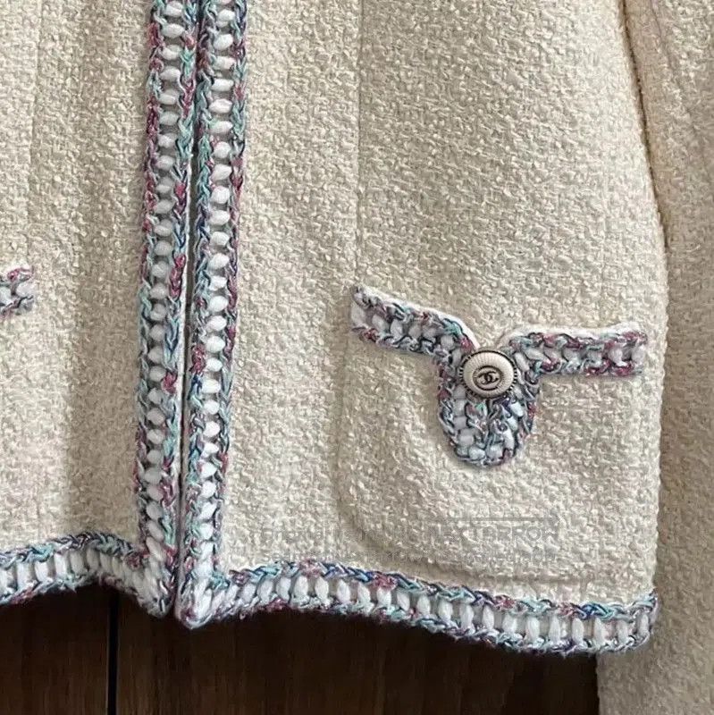 Chanel Chanel White Women’s Jacket with Trim . Size S / US 4 / IT 40 - 9 Thumbnail