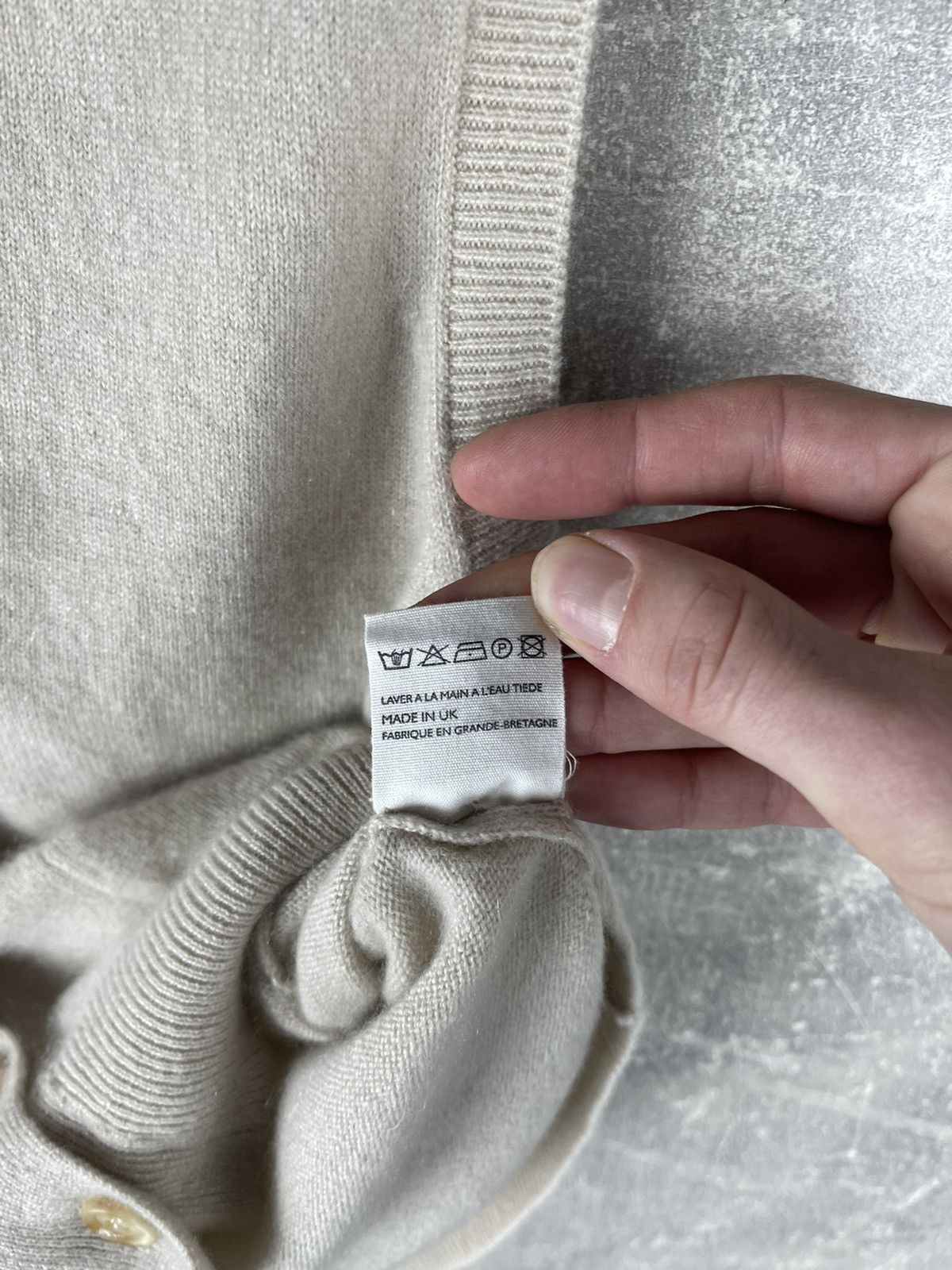 Margaret Howell Margaret Howell Cashmere Knit Vest with Button Front Beige Size S / US 4 / IT 40 - 11 Thumbnail