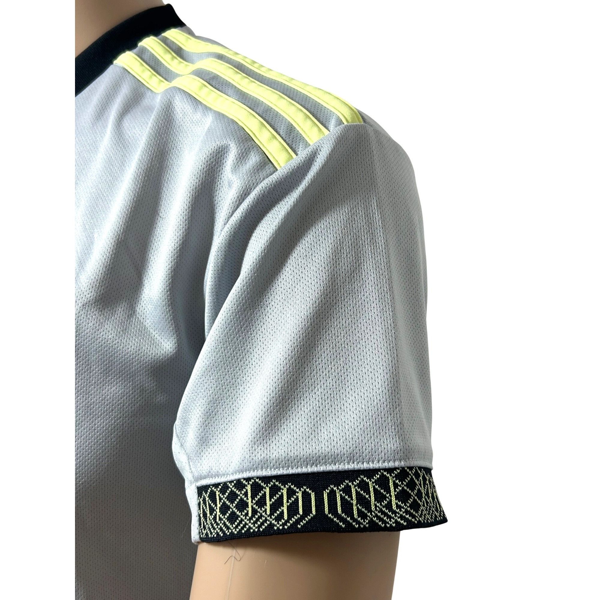 Adidas Adidas Celtic Football Club Men’s Jersey S Grey Yellow Magne Size US S / EU 44-46 / 1 - 9 Thumbnail