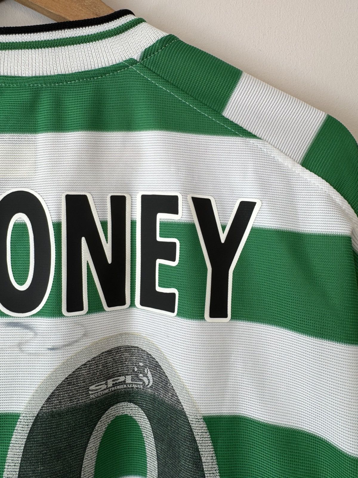 Umbro Maloney #29 Celtic 2001-2003 Home Signed Longsleeve Jersey Size US L / EU 52-54 / 3 - 13 Thumbnail