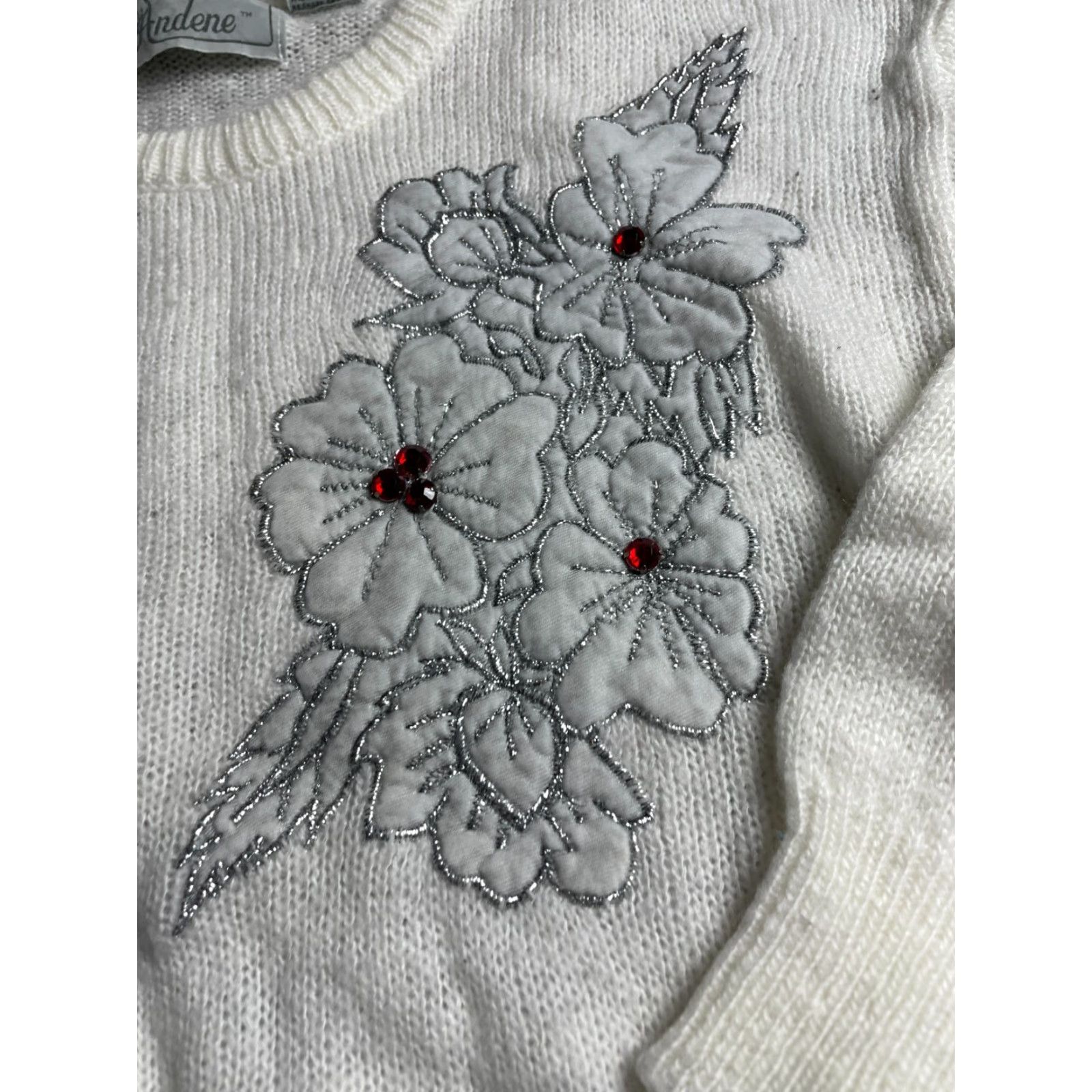 Vintage Andene Sweater Women's Size M White Jeweled Pullover Vintage Knit Regular Long Sleeve Round Neck Sweatshirt Size M / US 6-8 / IT 42-44 - 4 Thumbnail