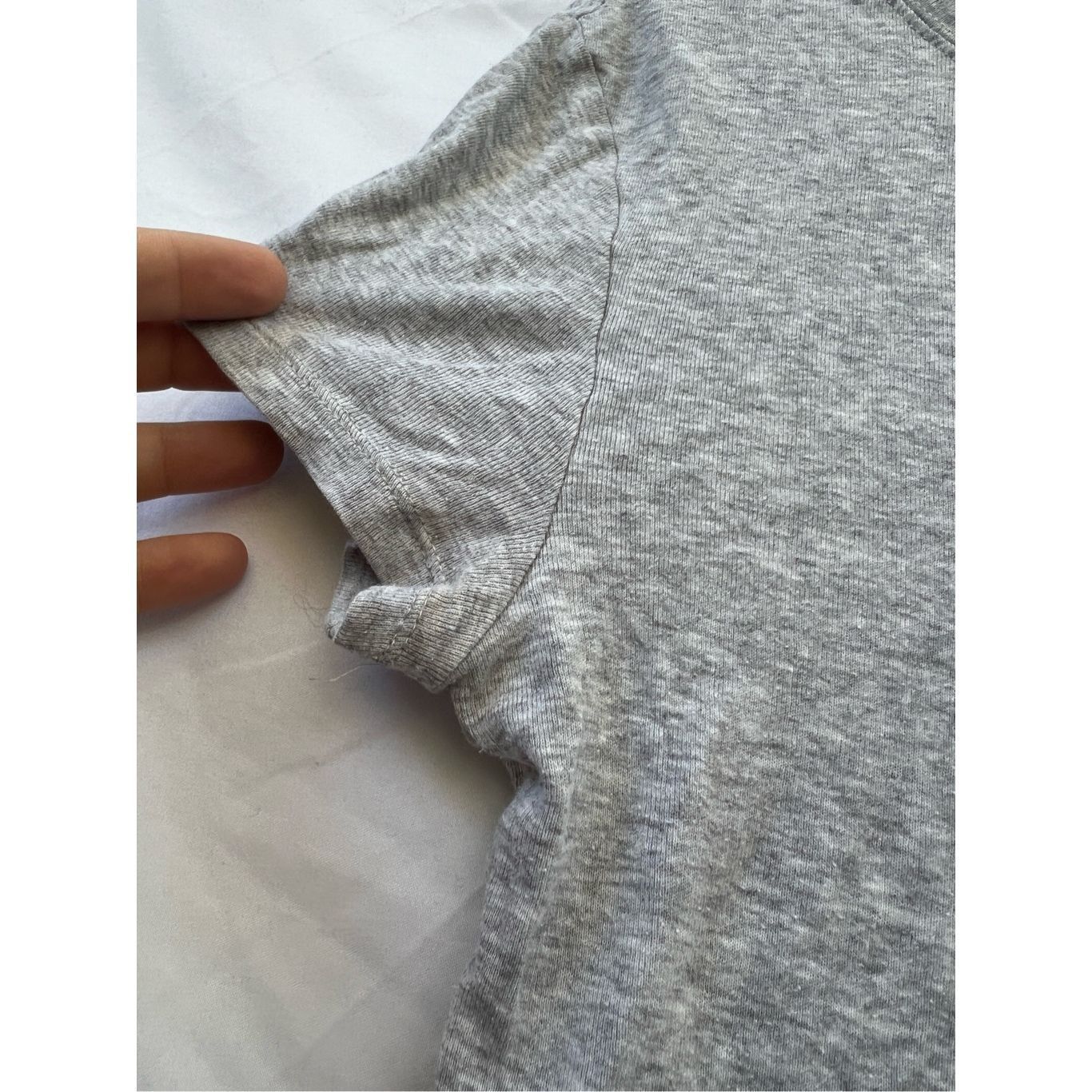 Old Navy Old Navy 100% Cotton Grey T-Shirt Woman’s Size Medium Size M / US 6-8 / IT 42-44 - 4 Thumbnail