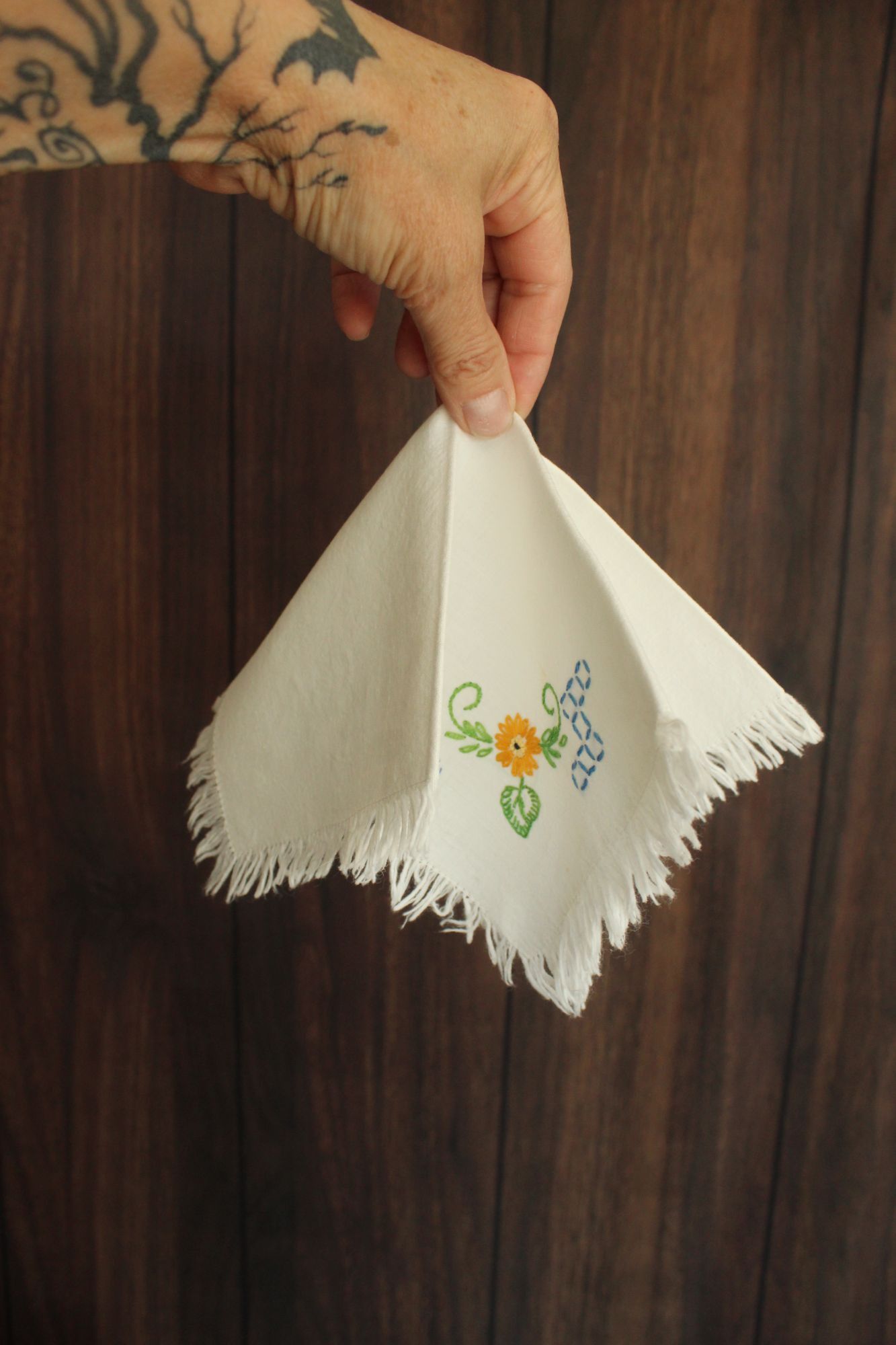 Vintage Vintage 1960s 1970s Handkerchief, White Cotton With Embroide Size ONE SIZE - 10 Thumbnail