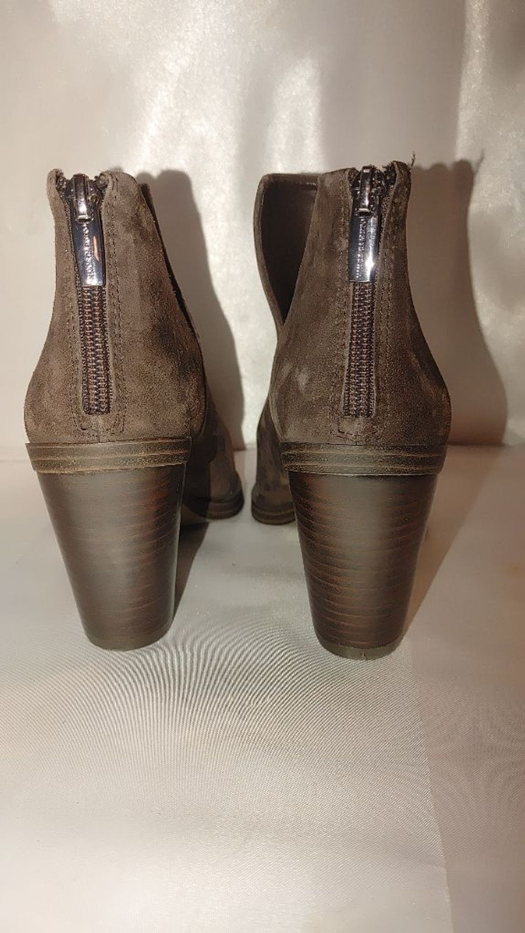 Vince Camuto Vince Cam uto Gigietta Suede Booties Size 6.5 NWOT Size US 6.5 / IT 36.5 - 6 Thumbnail