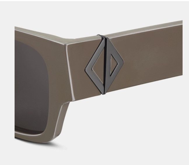 Dior o1w1db11124 Size: OS / Square Sunglasses in Deep Brown Size ONE SIZE - 4 Thumbnail