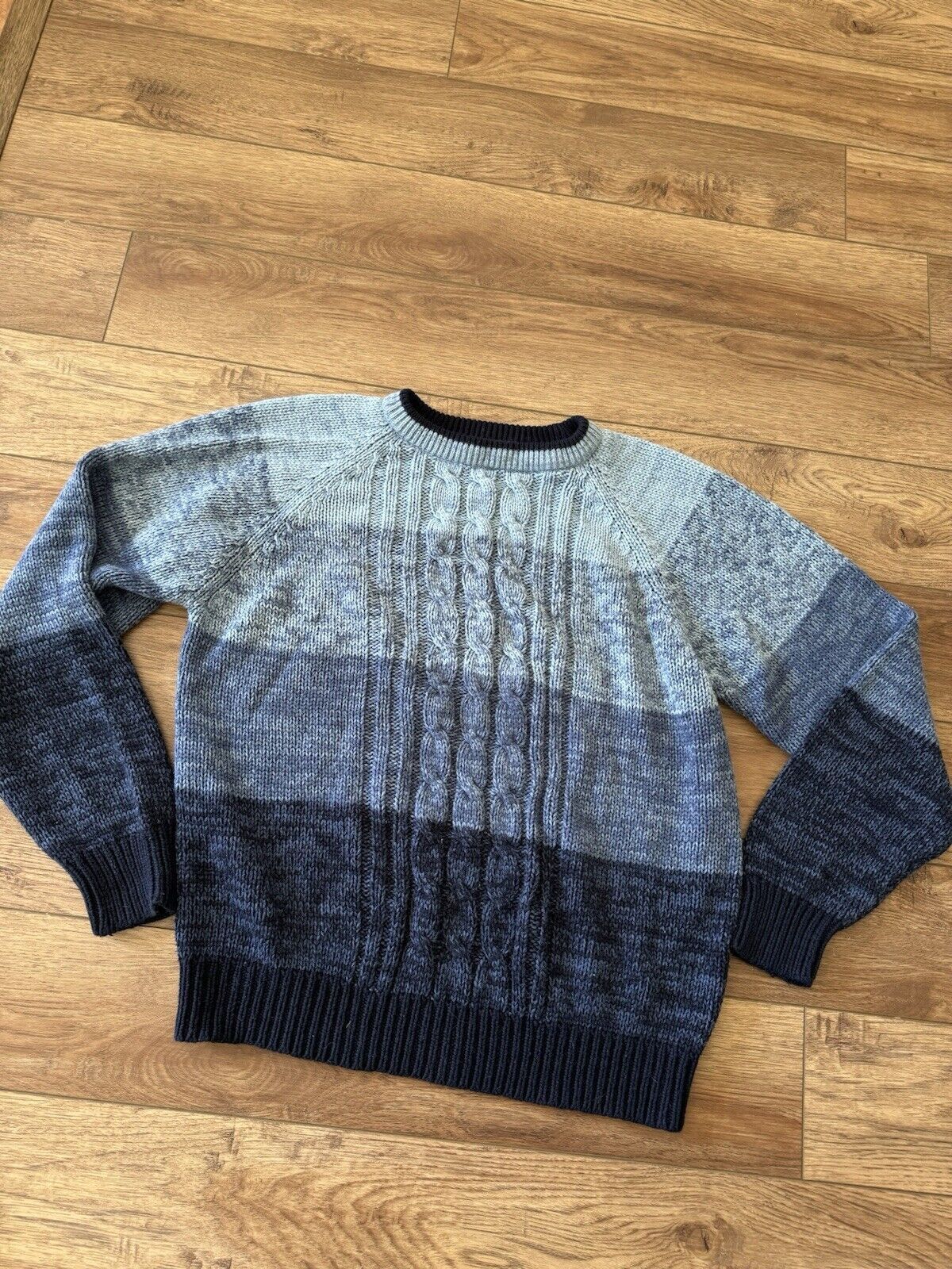 Vintage Vintage 90s Graphix Blue Knit Sweater Size US L / EU 52-54 / 3 - 1 Thumbnail