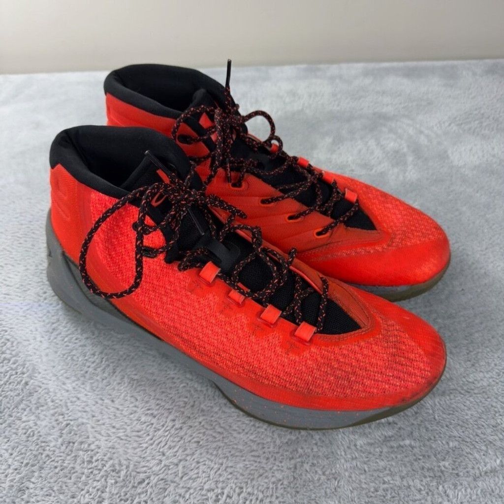 Under Armour Under Armour Men’s Size 13 US/12 UK/47.5 EU Curry 3 Bolt Ora Size US 13 / EU 46 - 3 Thumbnail
