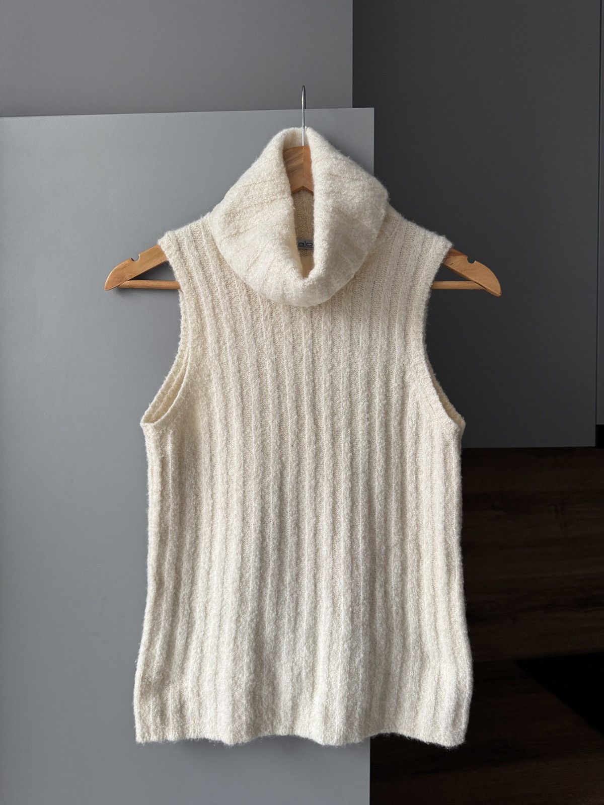 Malo Malo Cashmere Blend Textured Knit Vest Size M / US 6-8 / IT 42-44 - 1 Thumbnail