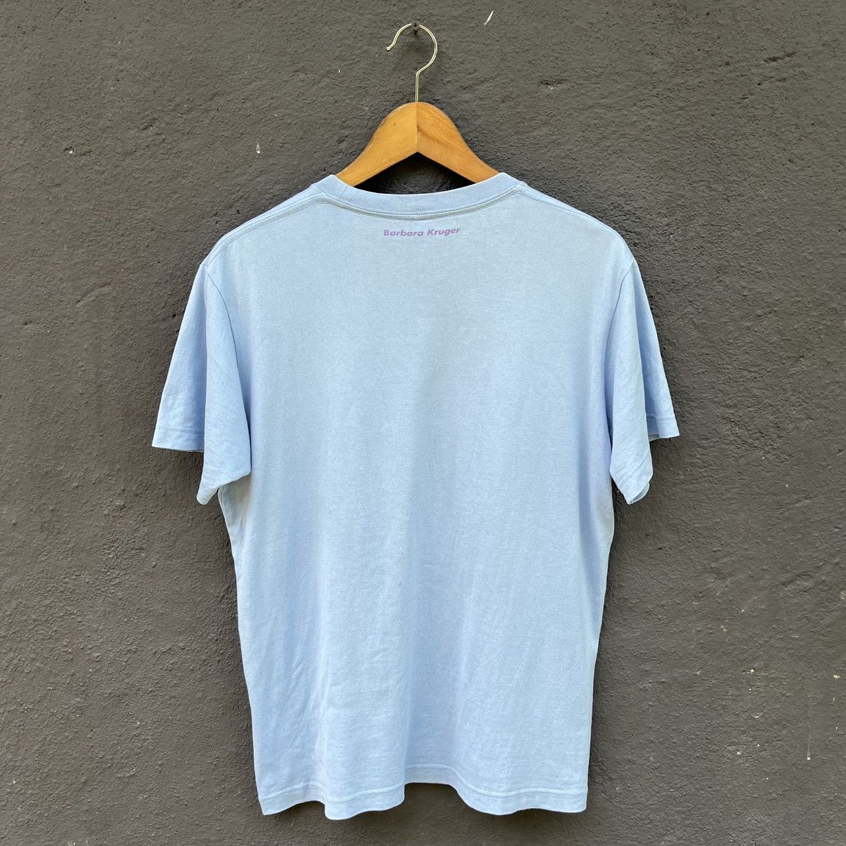 Uniqlo Thrashed Faded Barbara Kruger X Uniqlo Japanese Brand Tee Size US M / EU 48-50 / 2 - 2 Thumbnail