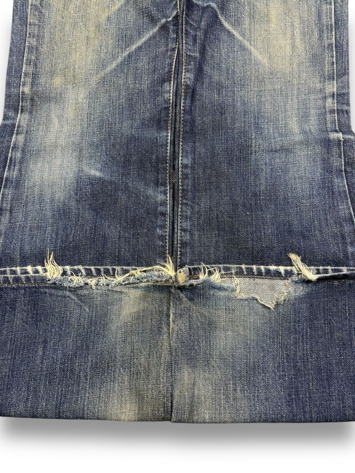 Tornado Mart Japanese Brand Kamikaze Attack Flare Distressed Jeans Size US 31 - 9 Thumbnail