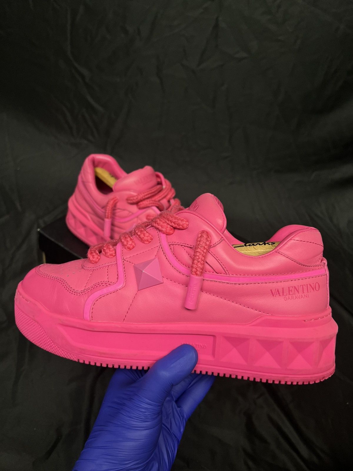 Valentino Valentino garavani pink sneakers shoes trainers Size US 10 / EU 43 - 6 Thumbnail