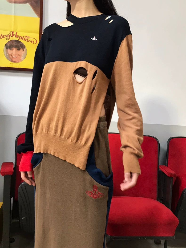 Vivienne Westwood Vivienne Westwood size00 Decomposed knit top with old holes Size M / US 6-8 / IT 42-44 - 1 Thumbnail