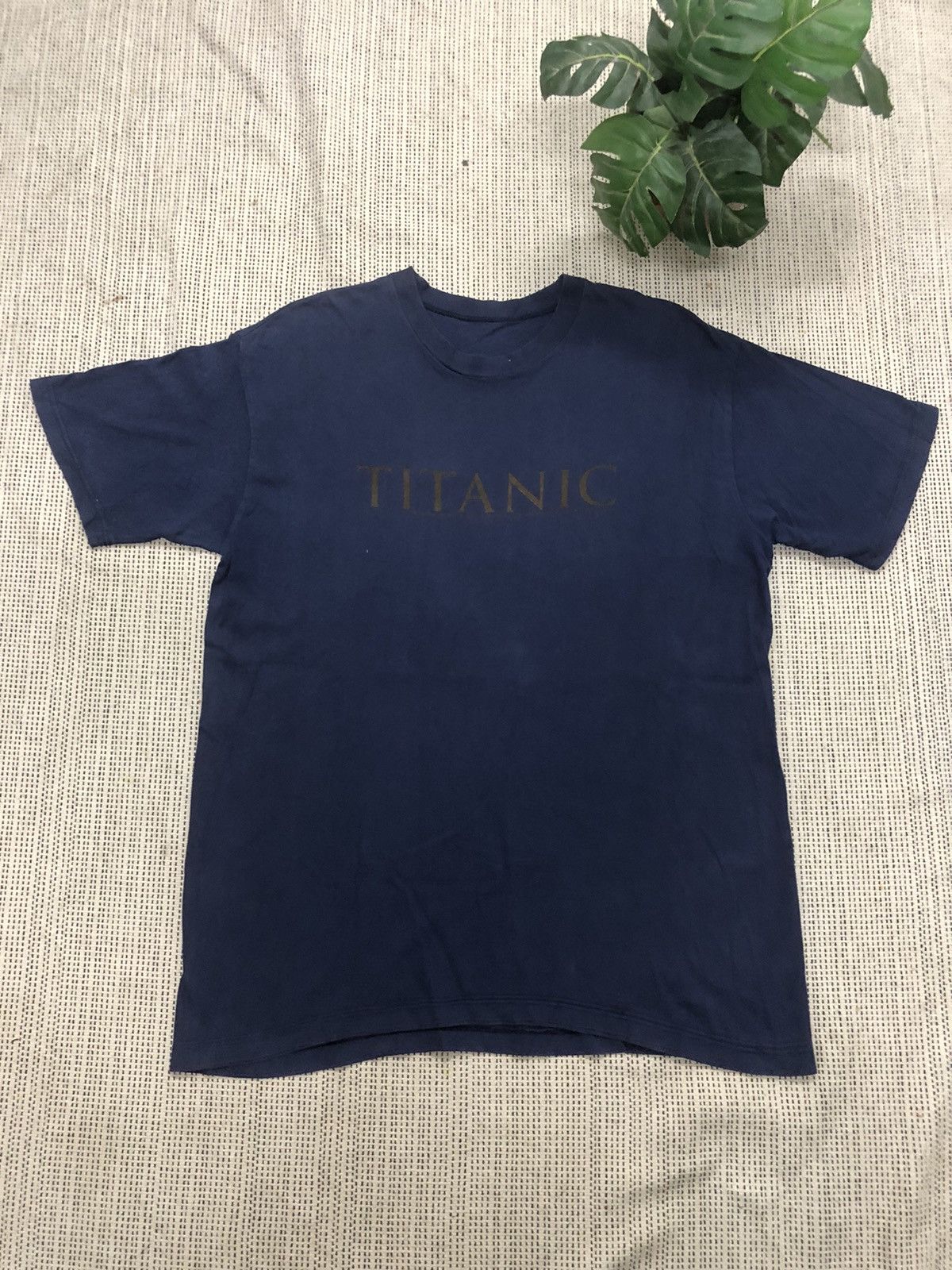 Vintage VINTAGE 1993 MOVIE TITANIC SUNFADED TEE Size US L / EU 52-54 / 3 - 2 Thumbnail
