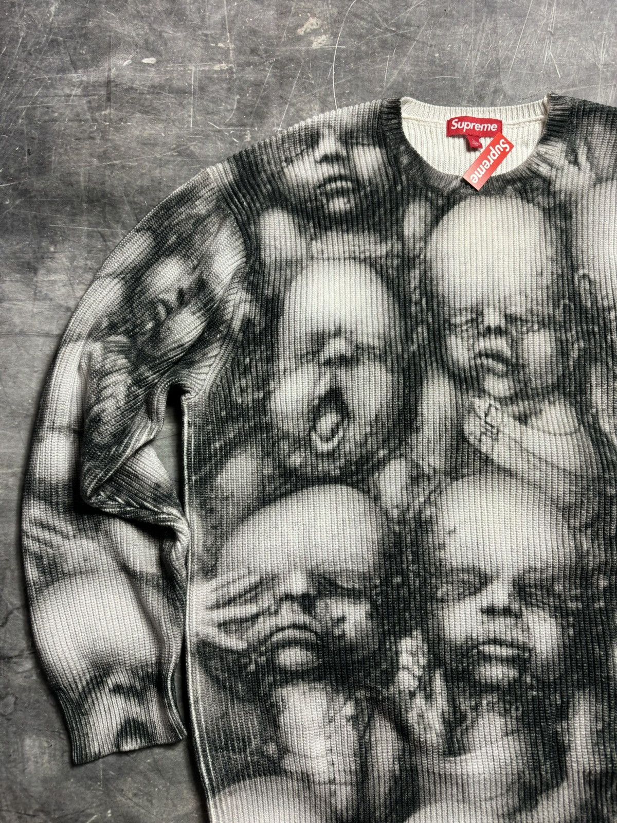 Supreme Supreme H.R. Giger Sweater Size US L / EU 52-54 / 3 - 2 Thumbnail