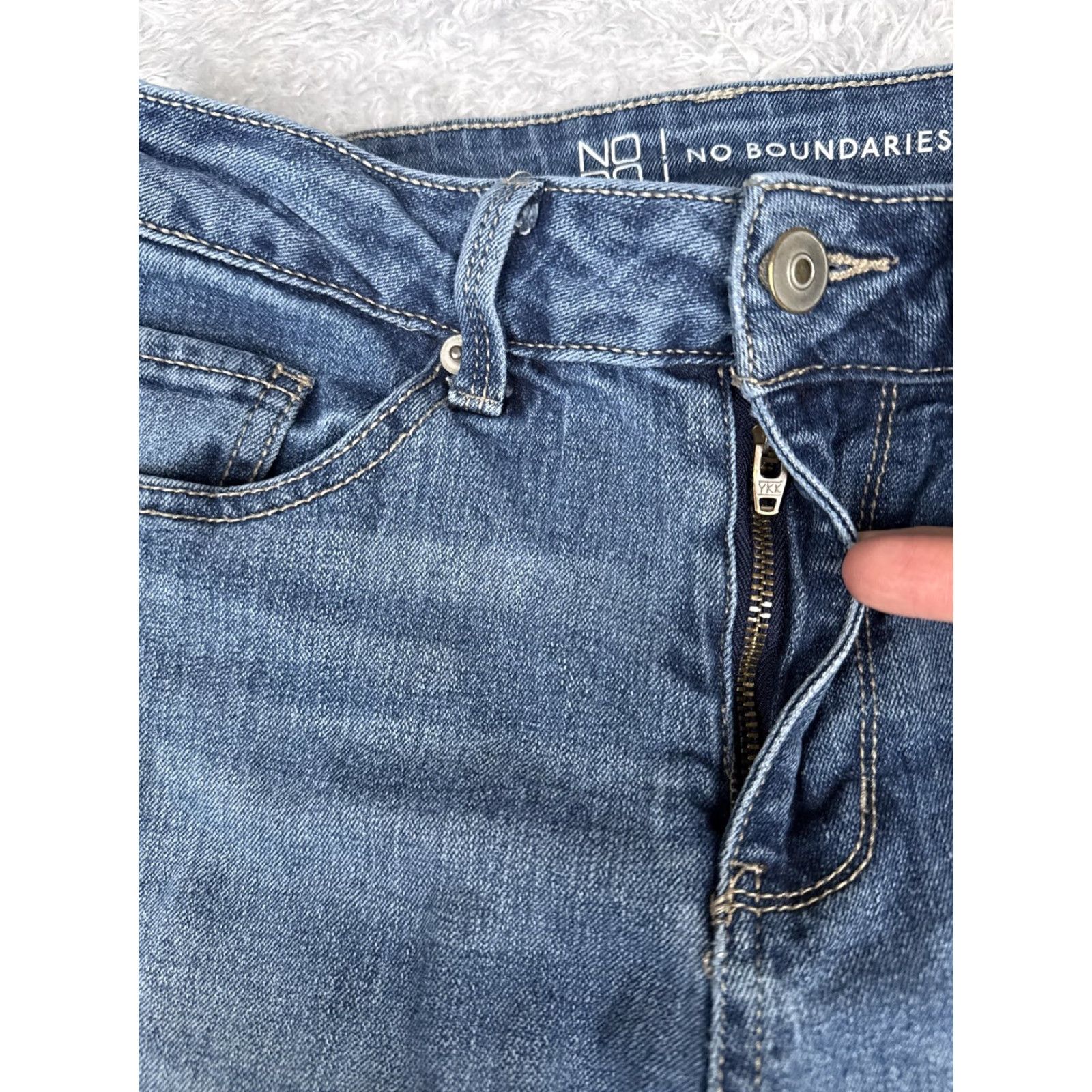 Vintage No Boundaries Jeans Juniors Bootcut 7 Blue Medium Wash Mid Rise Stretch 26x30 Womens Denim Pants Regular Jeans Size 28" / US 6 / IT 42 - 5 Thumbnail