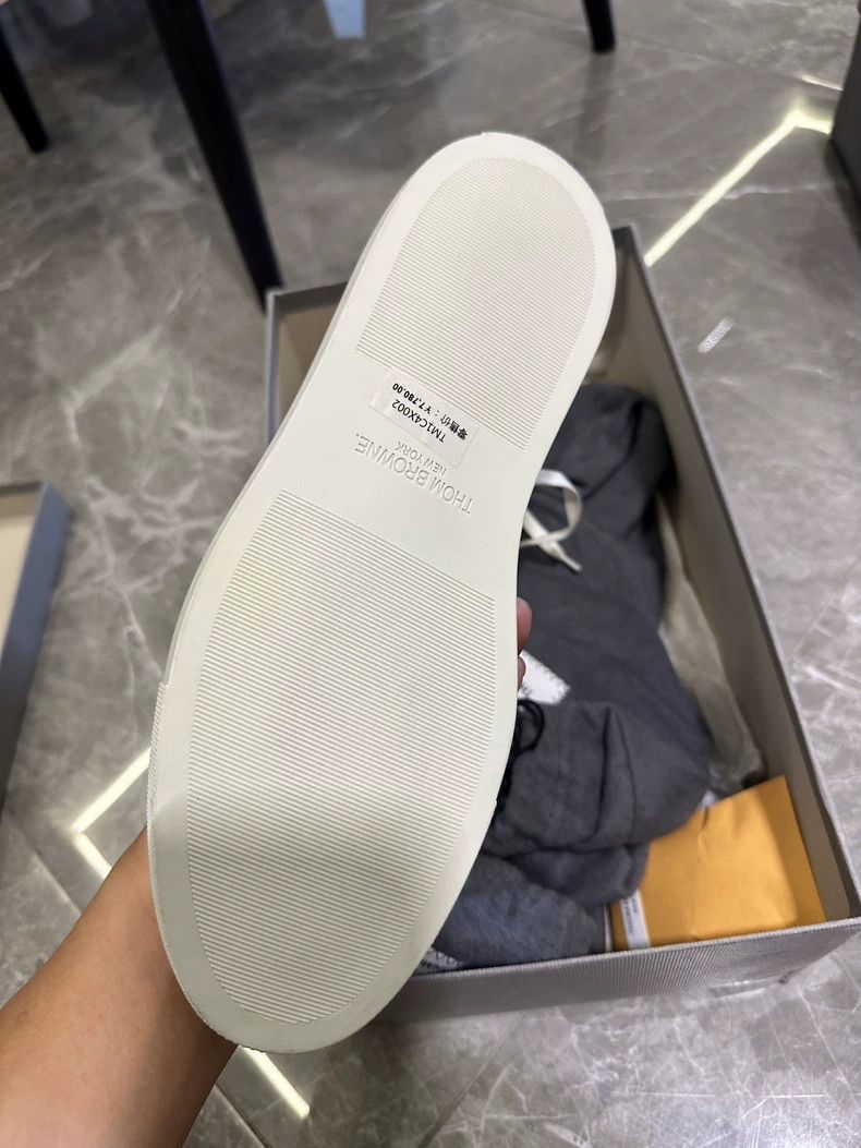 Thom Browne Thom Browne Classic white shoes with three stripes Size US 6 / EU 39 - 5 Thumbnail