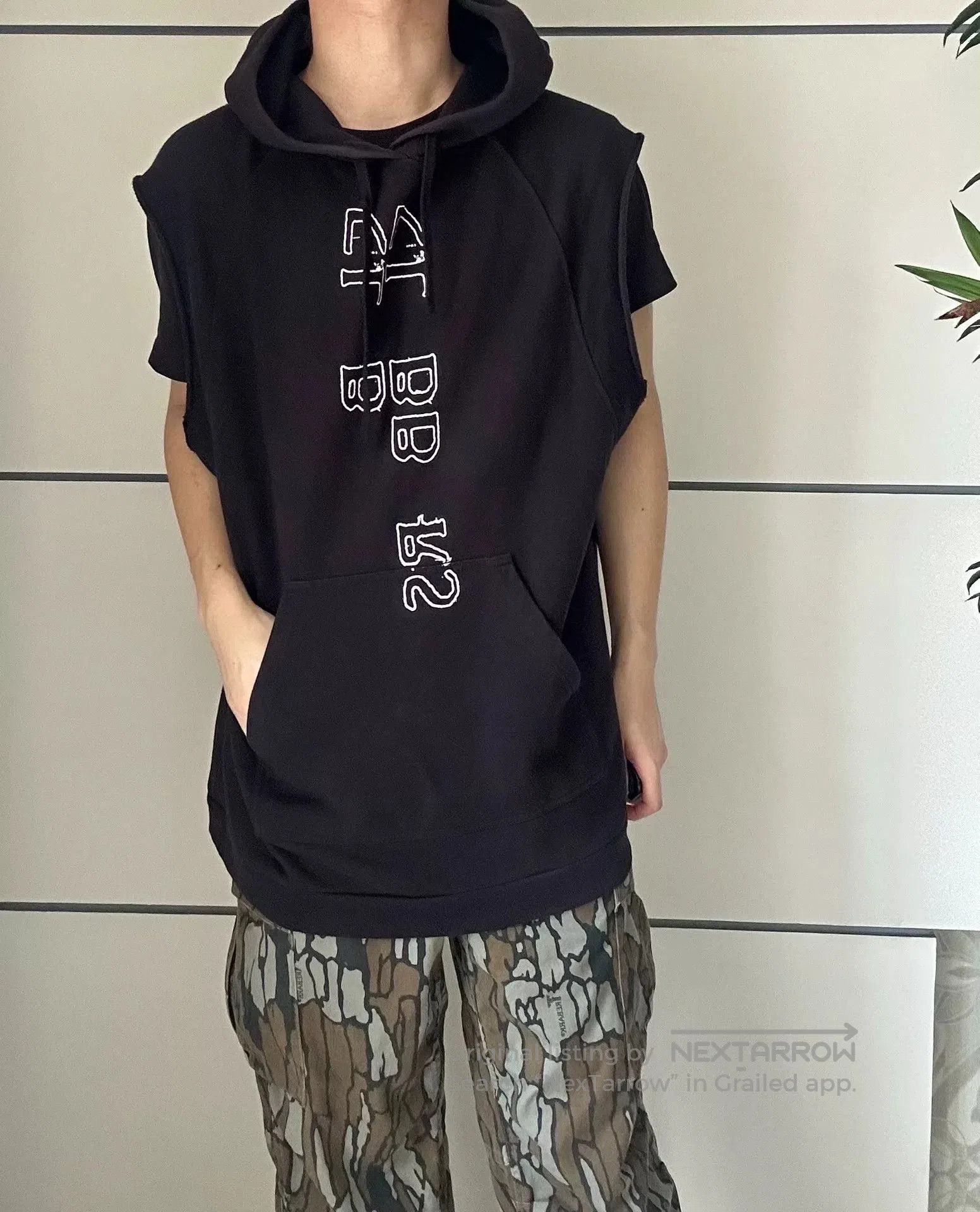 Raf Simons RAF SIMONS Sleeveless Hoodie in Black. Size US S / EU 44-46 / 1 - 4 Thumbnail