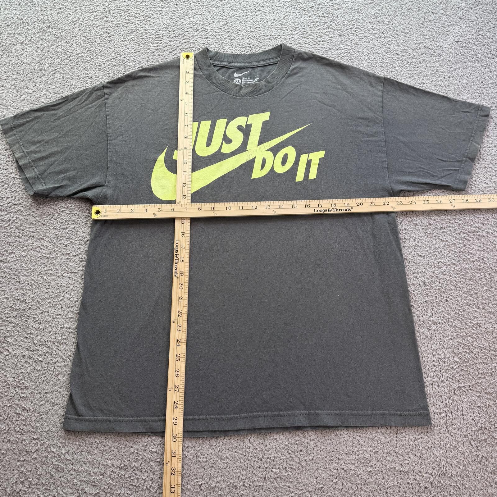 Nike Nike Just Do It T Shirt XL Gray Neon Swoosh Graphic Loose Size US XL / EU 56 / 4 - 3 Thumbnail