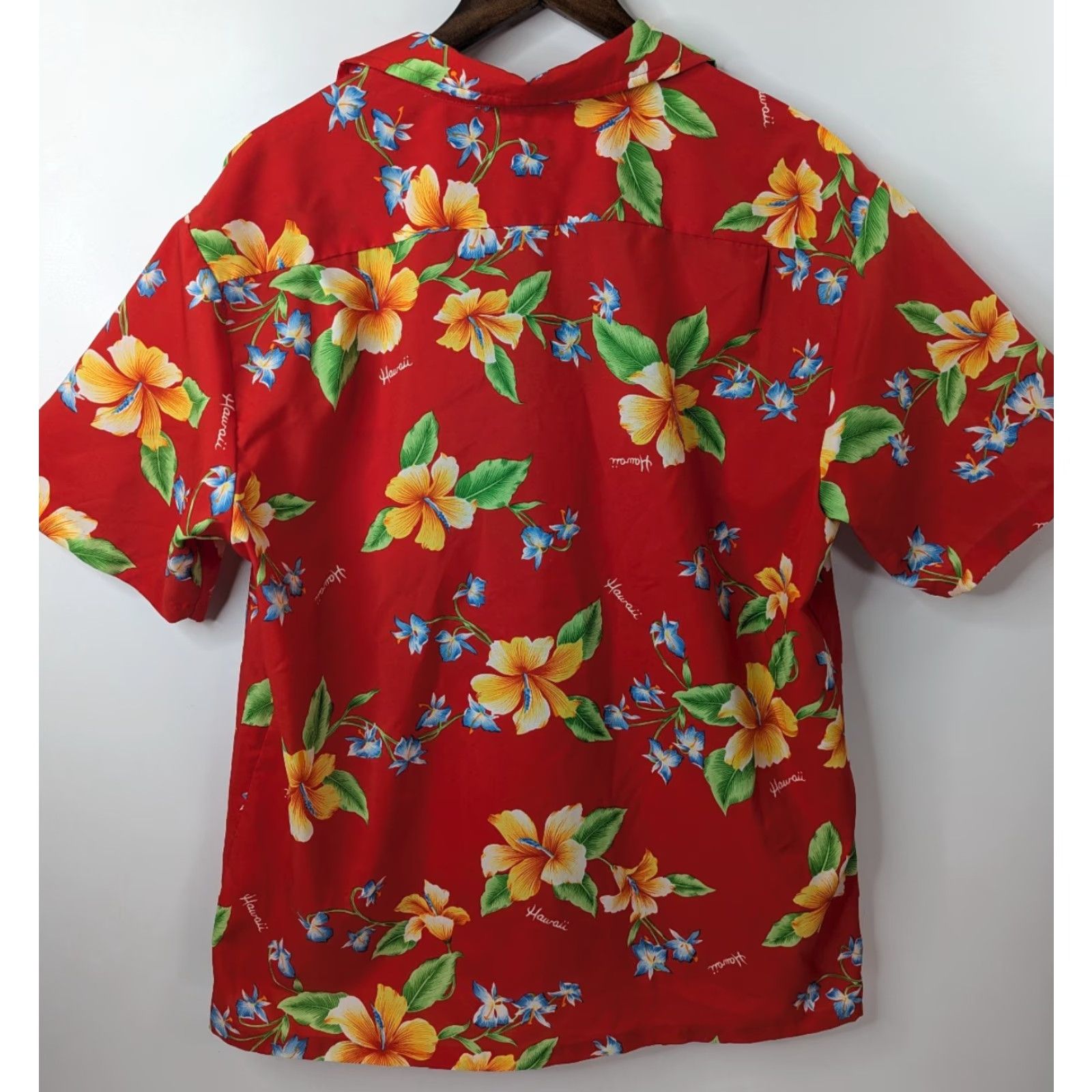 Vintage VINTAGE Helena's Floral Red Hawaiian Button Shirt Hawaii USA Made Men's XL Shirt Short Sleeve 1980s Hawaiian Mens Red Vintage Shirt Size US XL / EU 56 / 4 - 4 Thumbnail